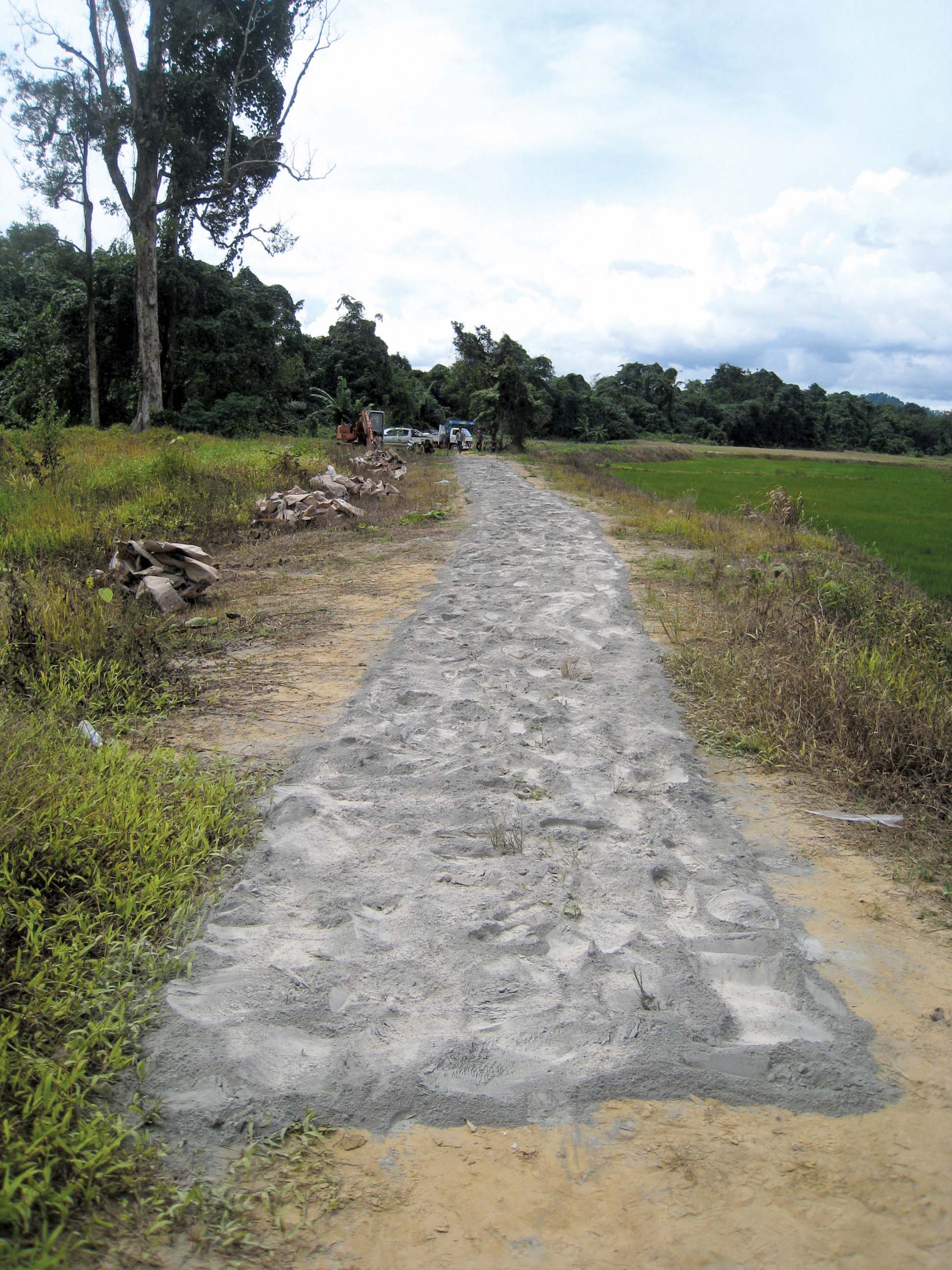 Despite challenging conditions, contractor Geocrete Specialist has been successful building new road links Geocrete Specialist is building new road links in Malaysia