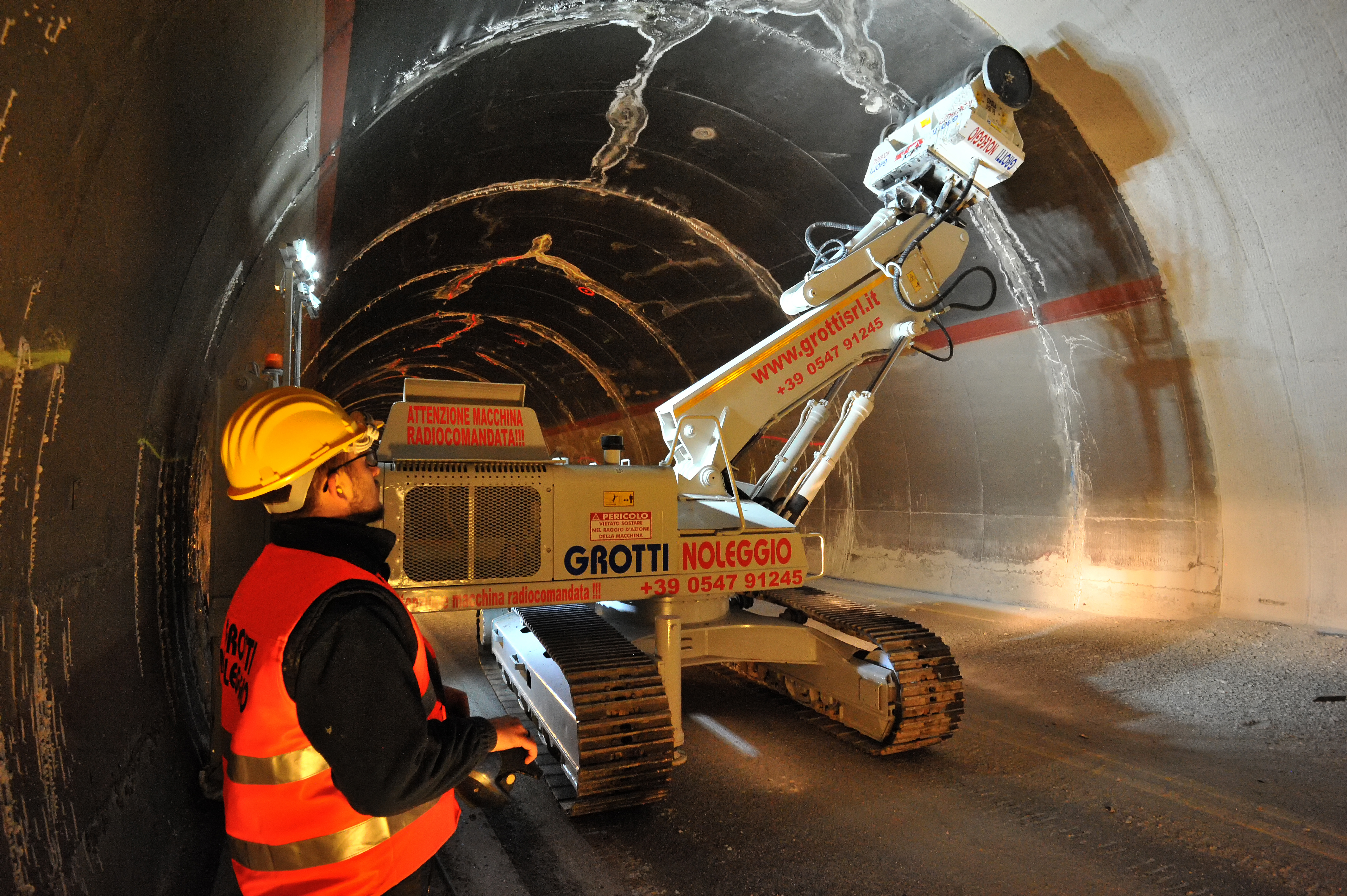 The Simex cutting attachment proved effective fitted to the modified excavator Simex cutting modified excavator