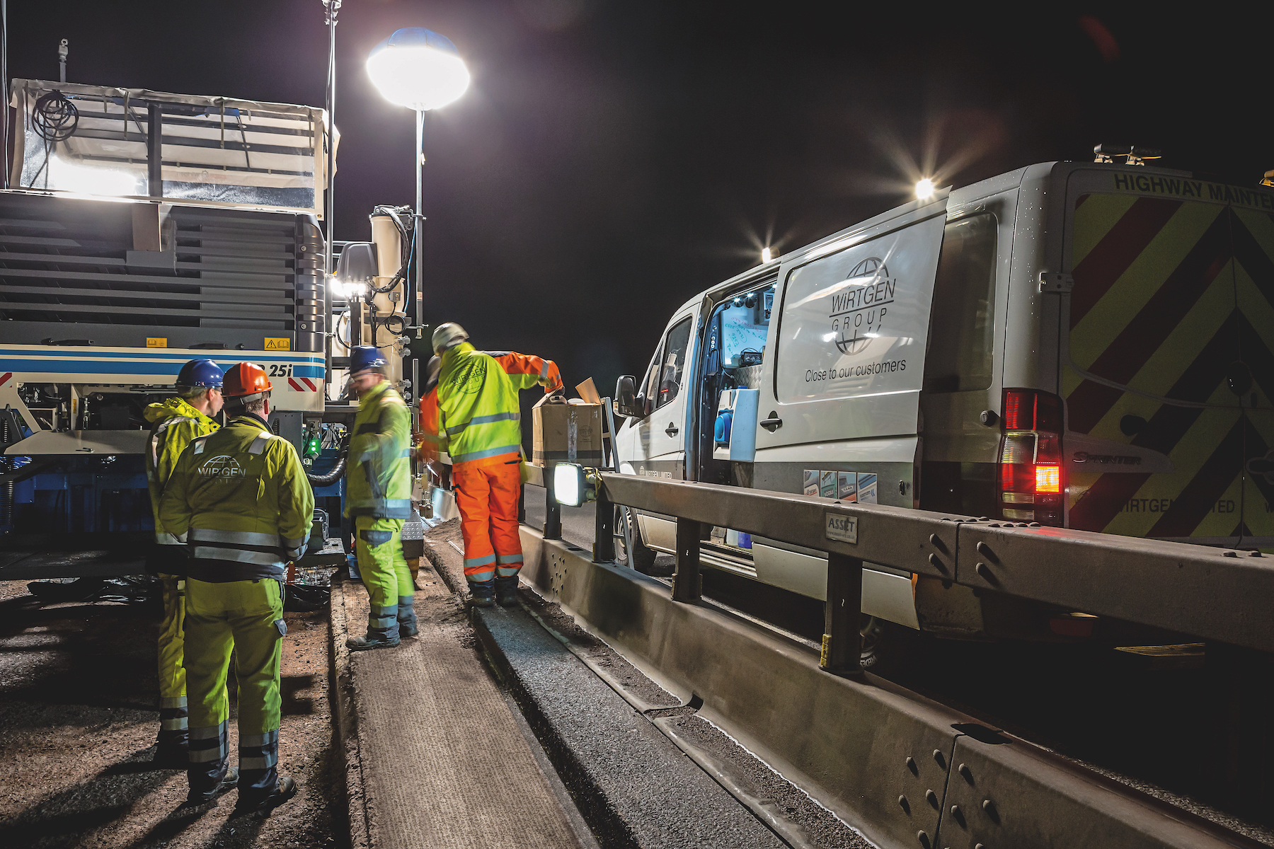 The work had to be carried out within a tight timeframe to minimise disruption Wirtgen SP25i concrete slipformer