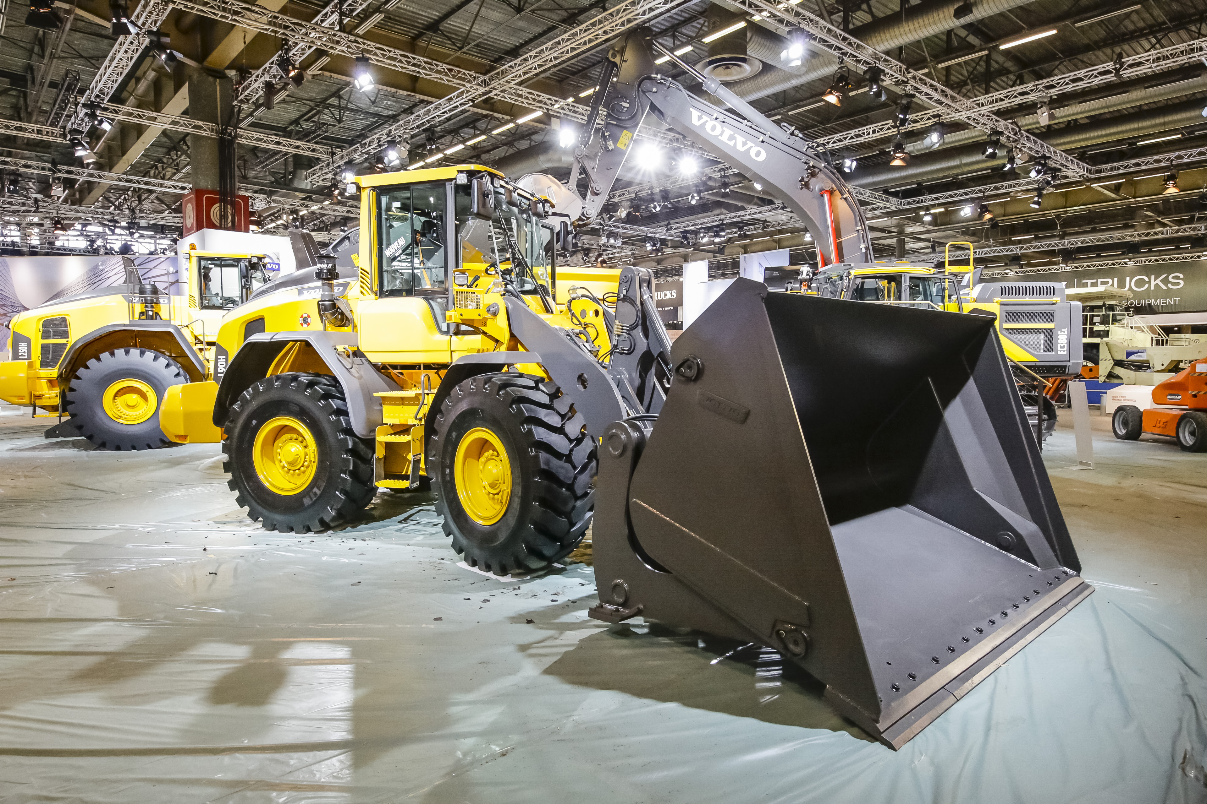 Volvo CE’s versatile new loader models Volvo CE_L90H wheeled loader