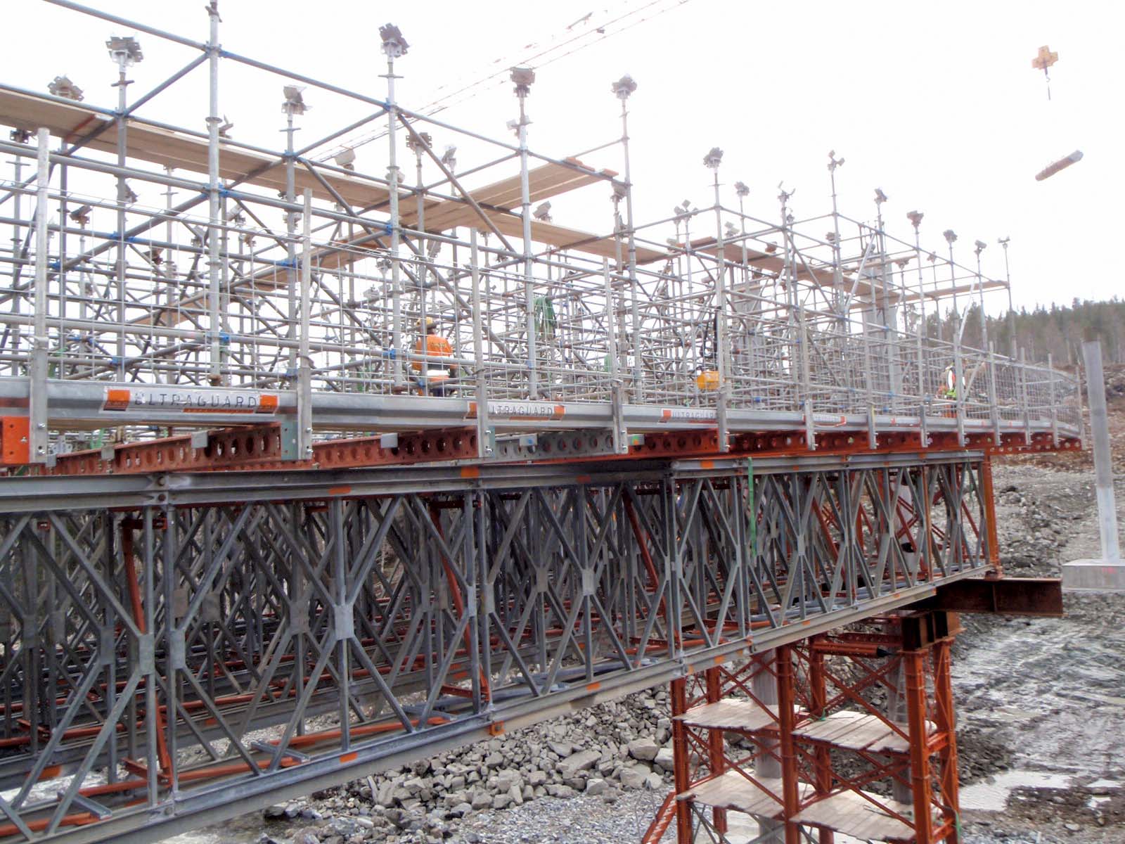 Five R700 trusses were craned into position RMD Kwikform concrete Norway