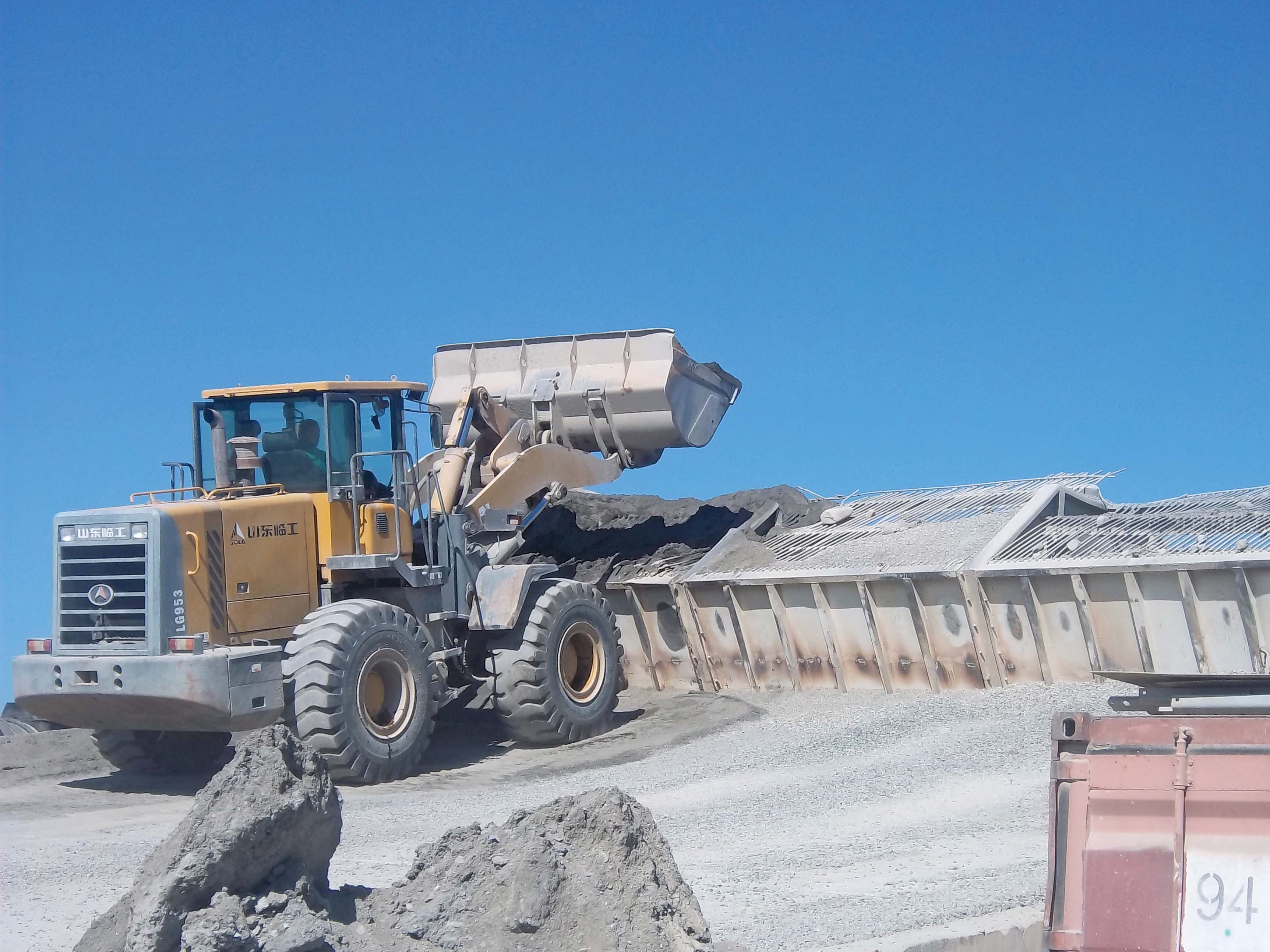 Durabilty and reliability are crucial in the difficult working conditions, with service support also playing a key role in maximising uptime SDLG wheeled loader