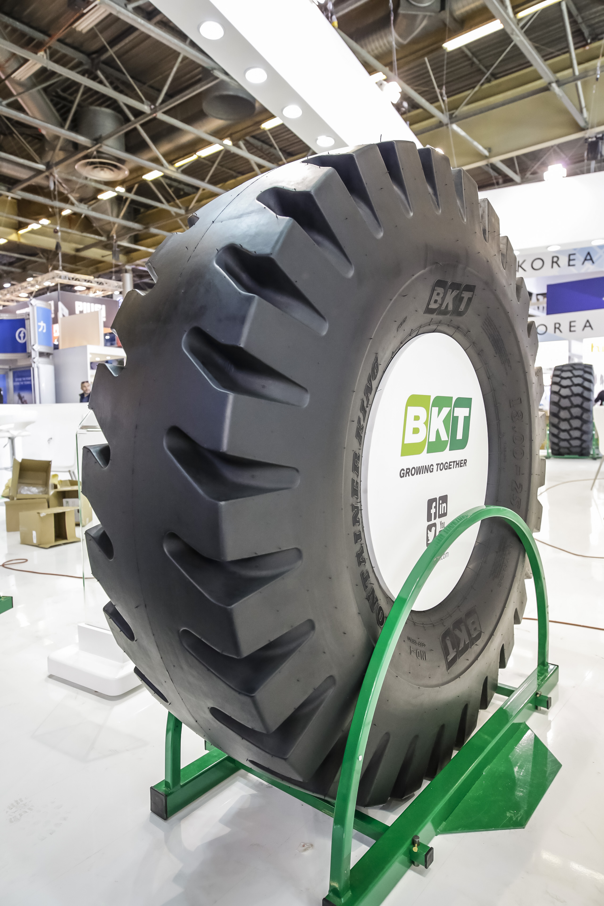 BKT’s new tyres offer long wear life and durability INTERMAT Day 2 BKT tyre