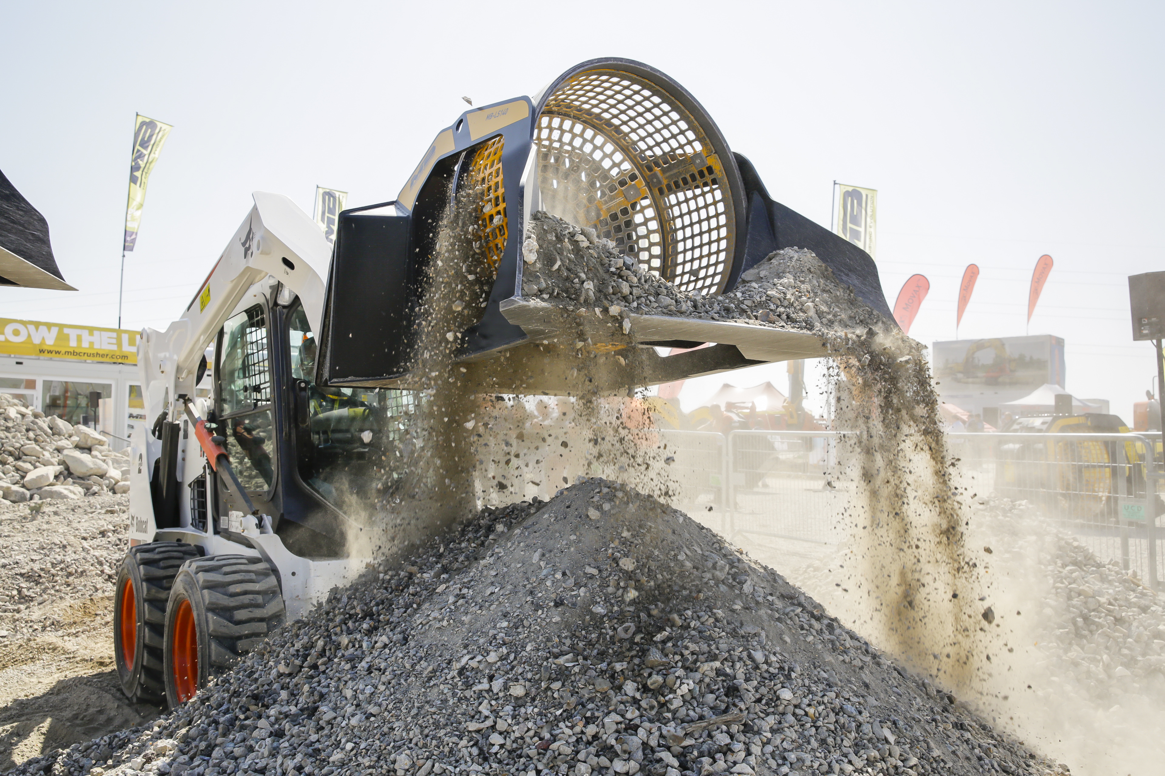 MB Crusher’s INTERMAT 2015 launched MB-LS140 screening bucket MB Crusher MB-LS140