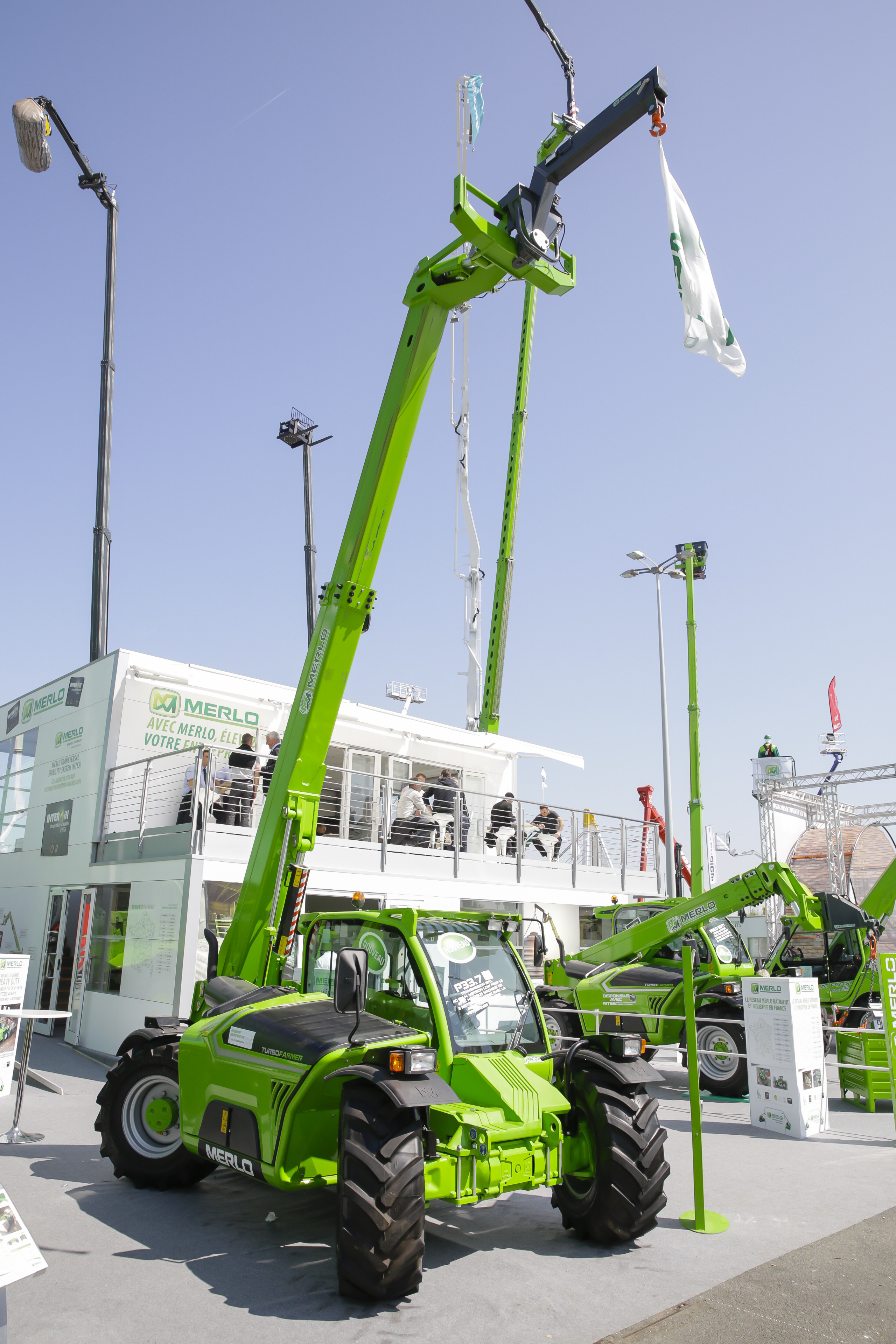 Merlo’s range of compact handlers signals switch to modular production Merlo Group P 33.7 telehandlers