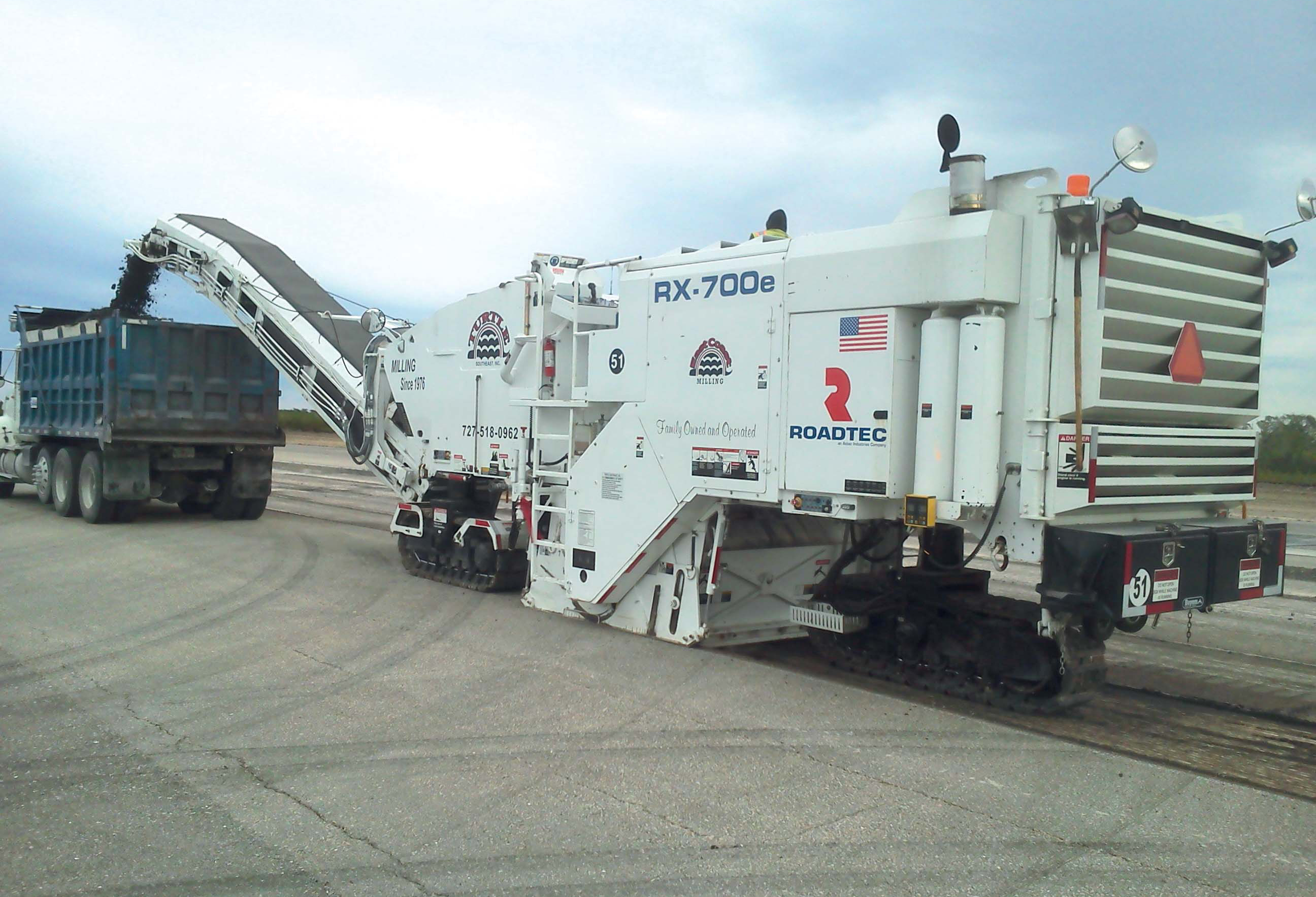 Roadtec to the rescue Roadtec RX 700e machine