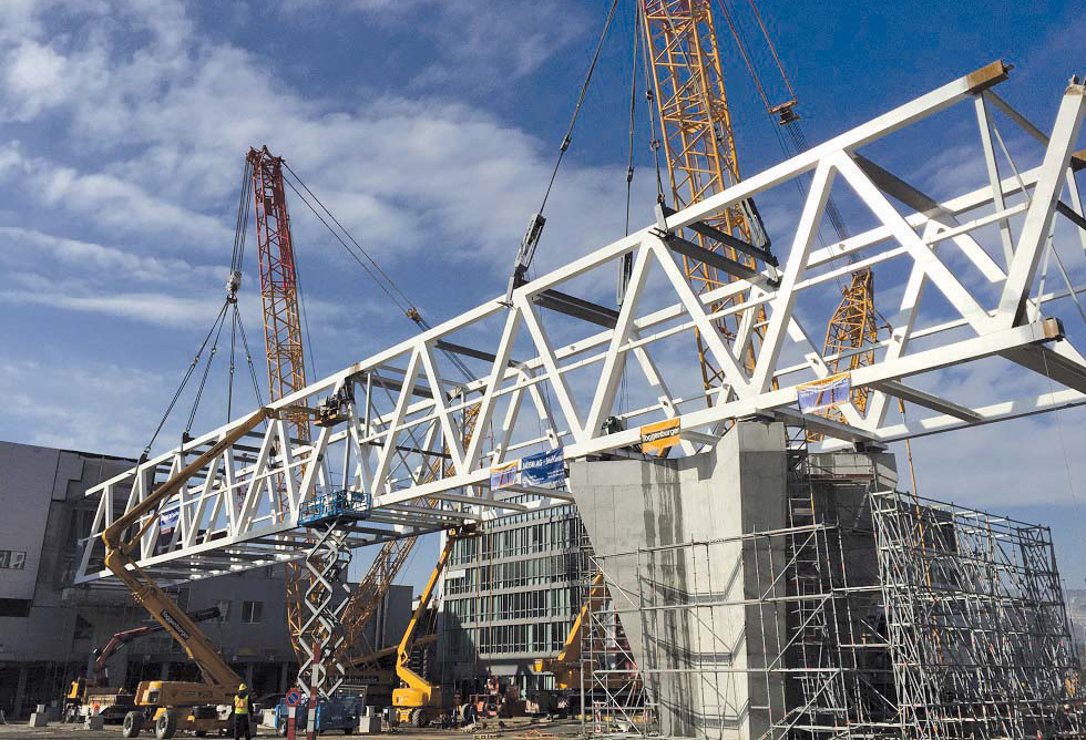 Terex CC 2400-1 and CC 2500-1 lattice boom crawler cranes at work Terex CC 2400-1 and CC 2500-1 crawler cranes