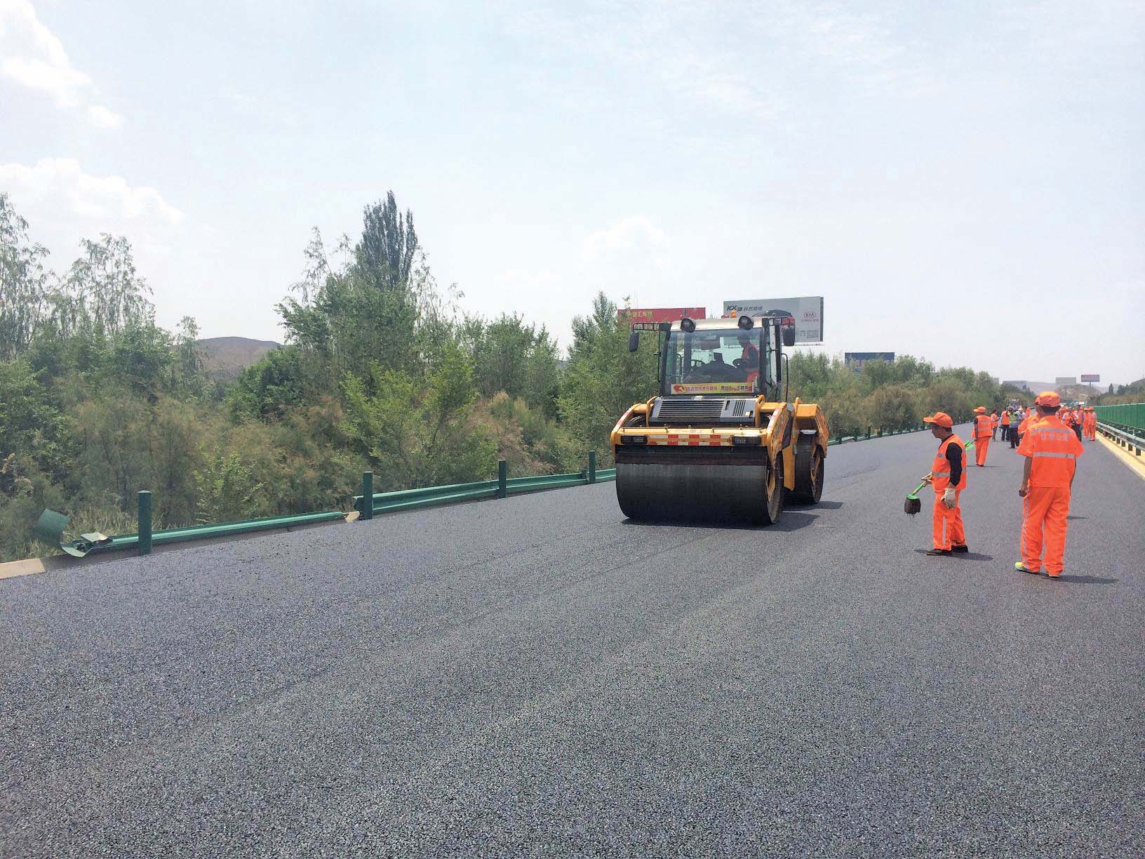 Shell Bitumen is suppling materials for major projects in China, including the new Lanzhou Zhongchuan Airport to Lanzhou city expressway Lanzhou Zhongchuan Airport