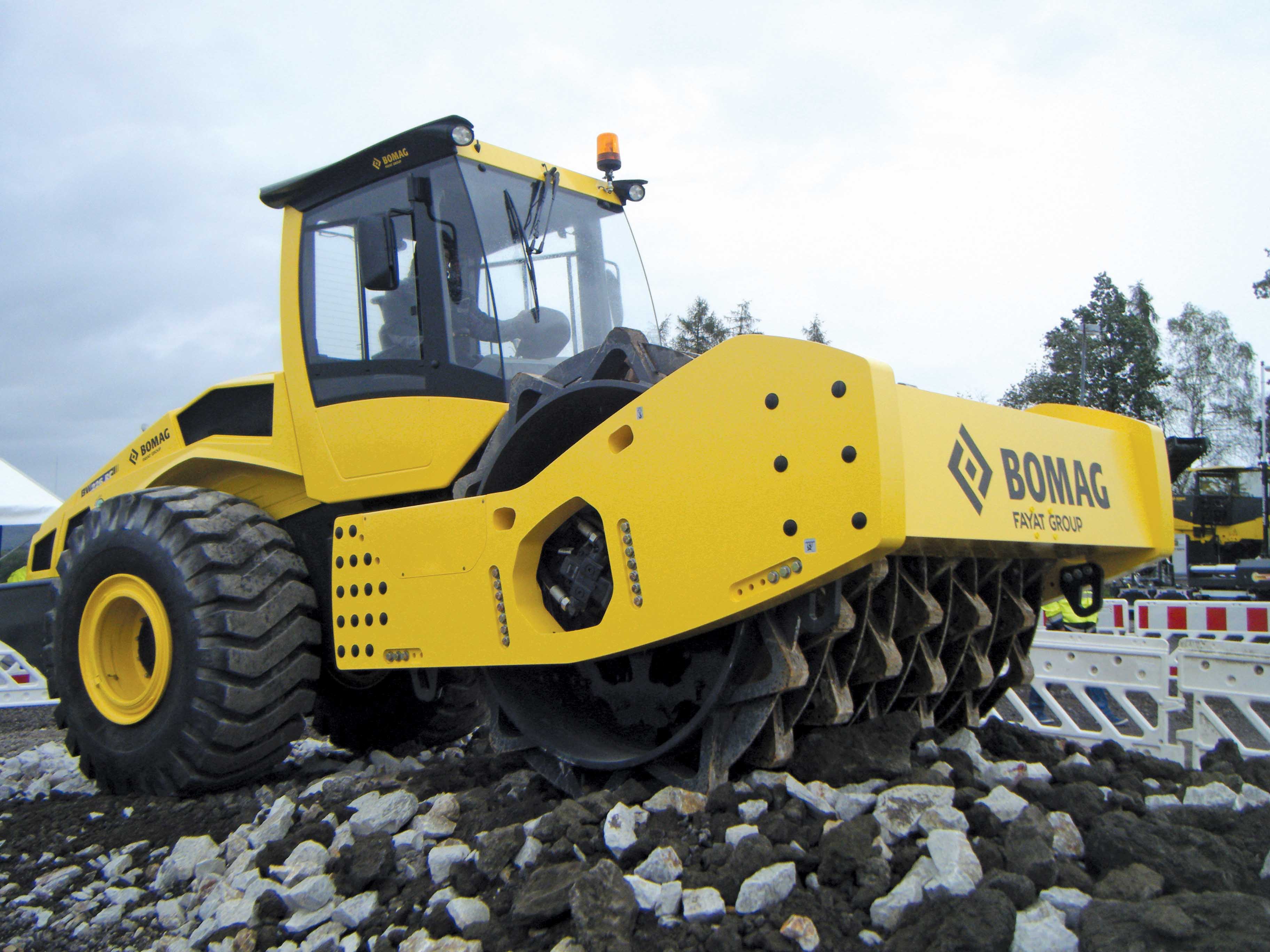 A special variant of the range is fitted with a rock breaking drum designed for crushing aggregate into smaller fractions BOMAG soil compactor