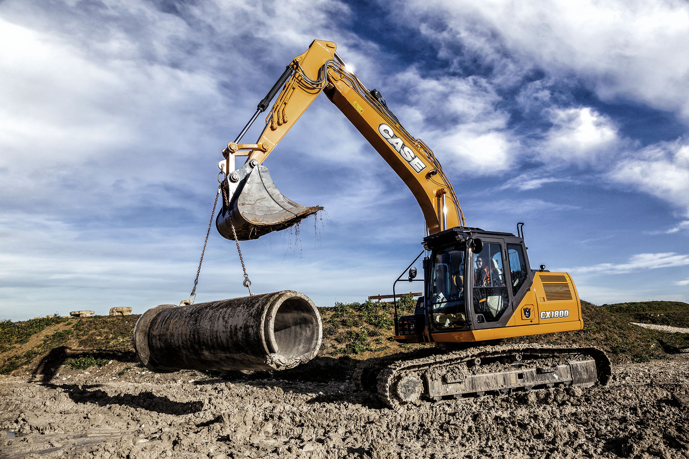 A Tier 4 Final engine for CASE’s medium-size crawler excavators CASE’s crawler excavator