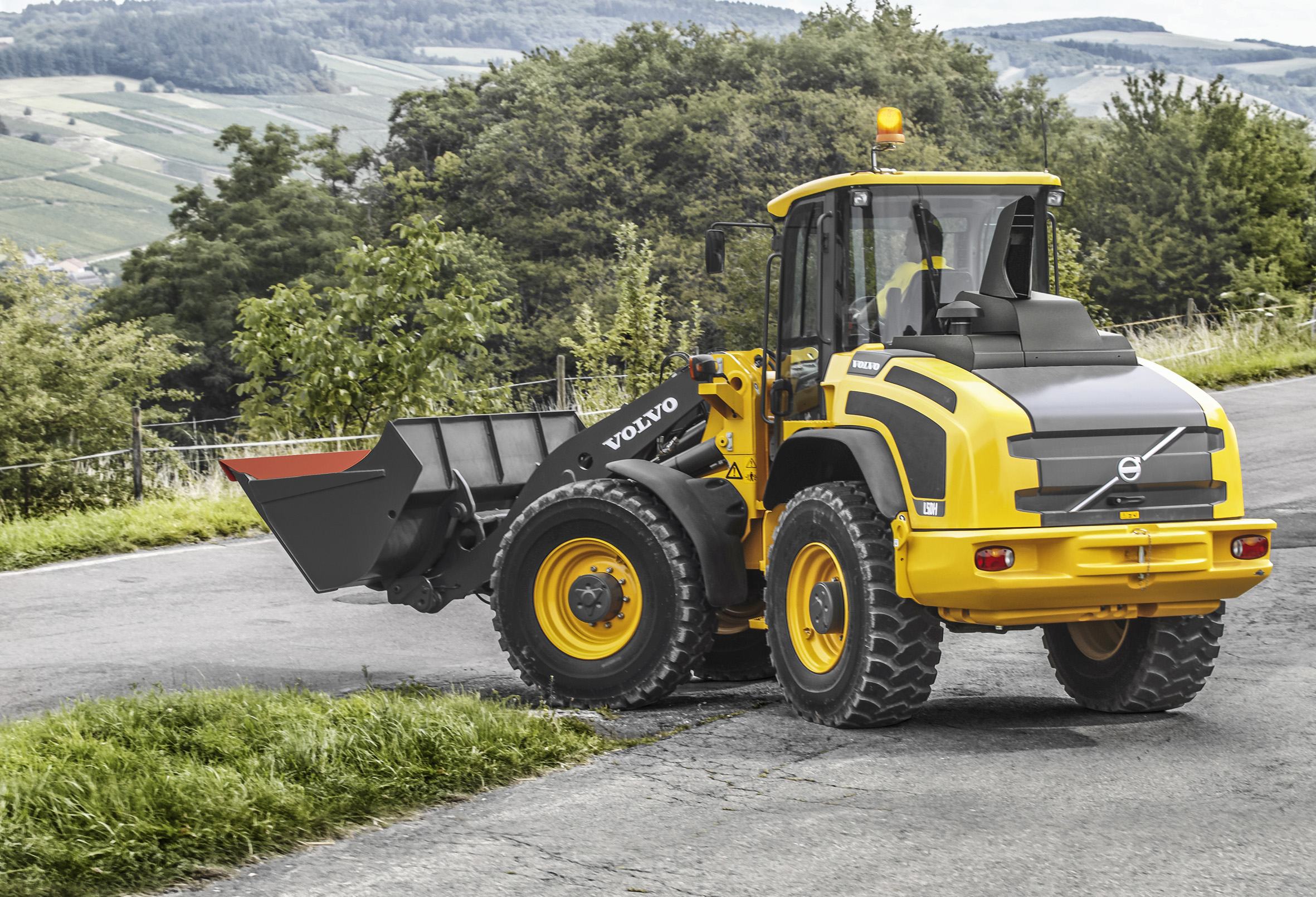 Volvo’s L45H and L50H: a balancing act Volvo’s L45H wheel loader