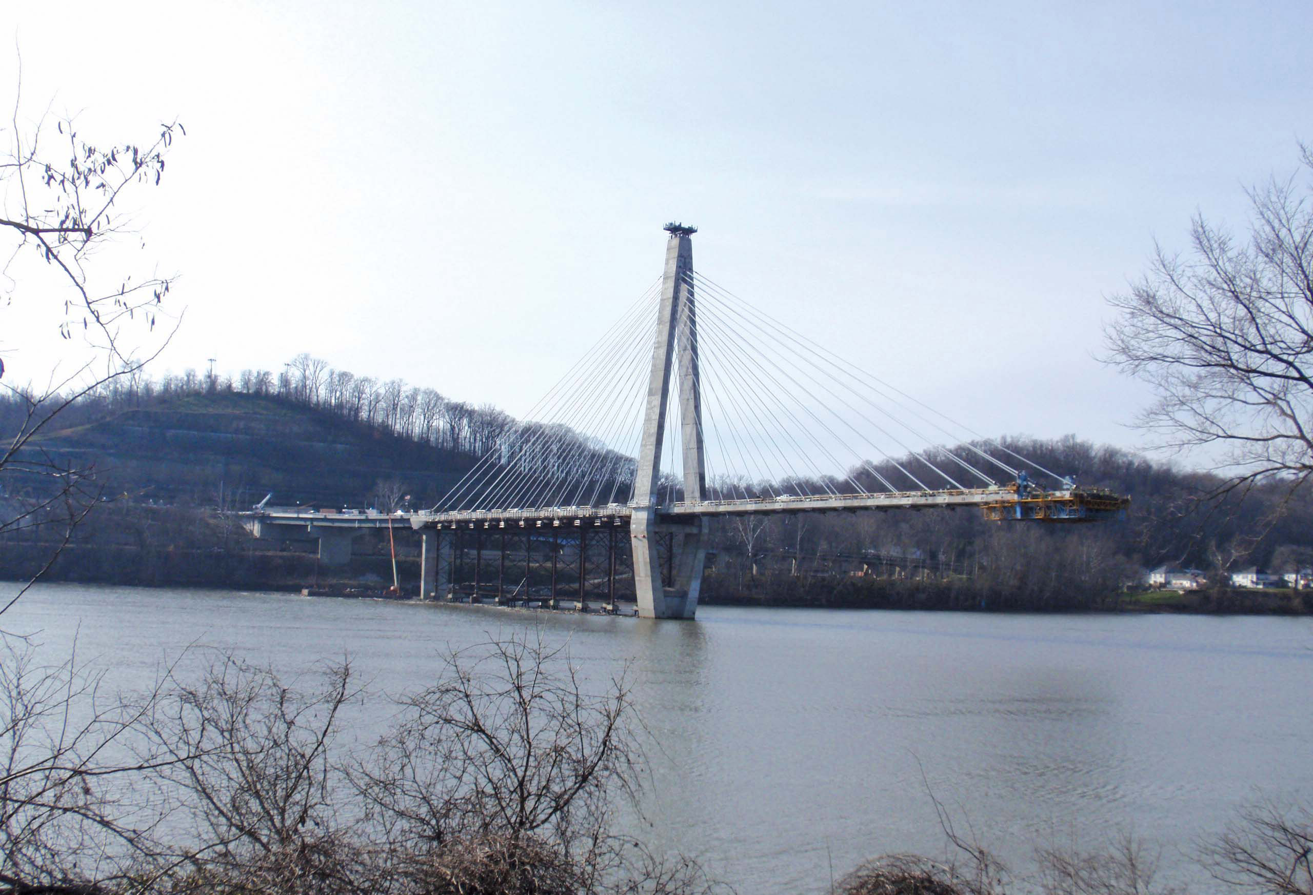 A new bridge spanning the Ohio River in the US has benefited from innovative design and construction Ohio River bridge