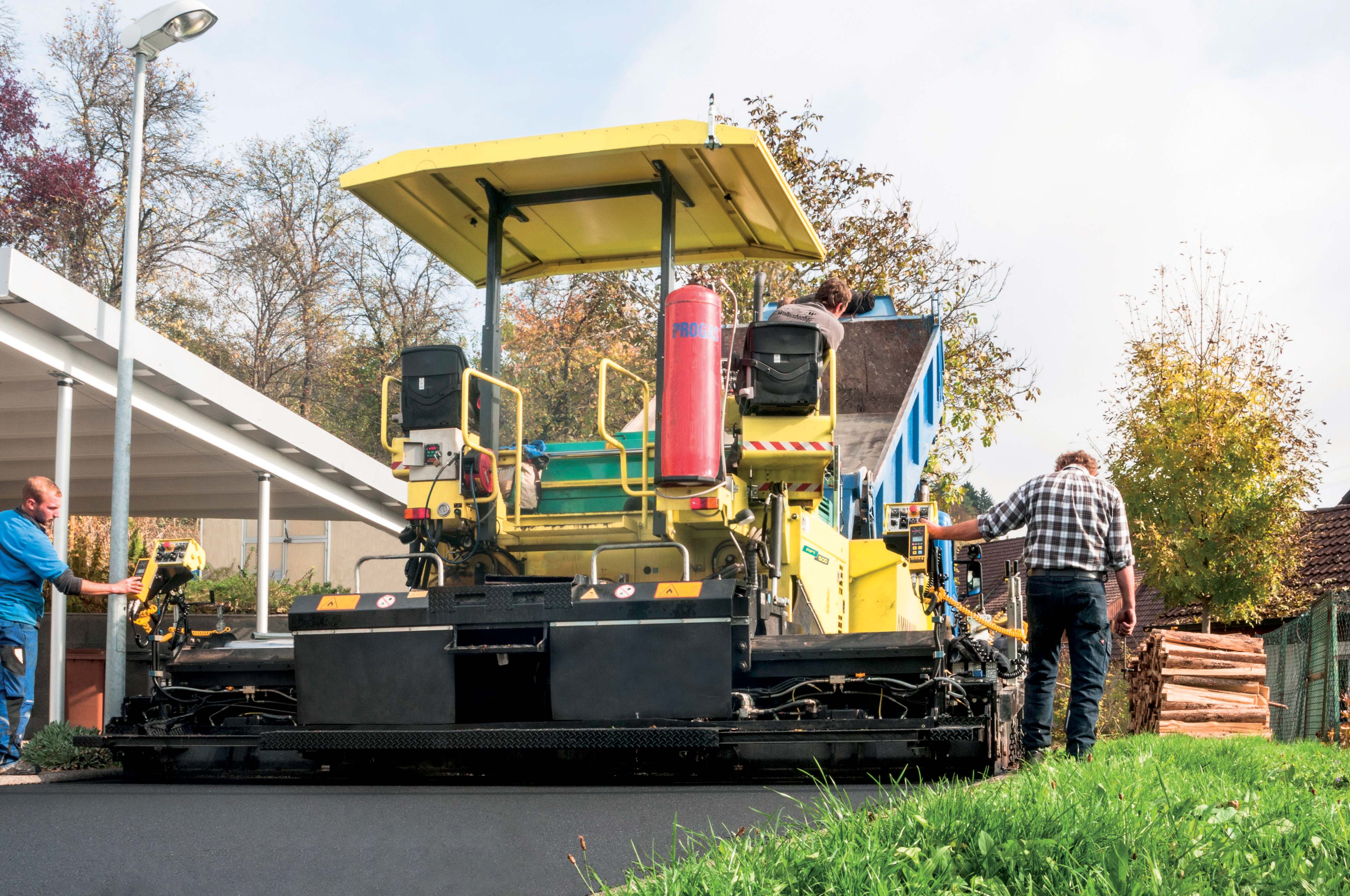 The new Ammann pavers meet the latest emissions requirements Ammann paver