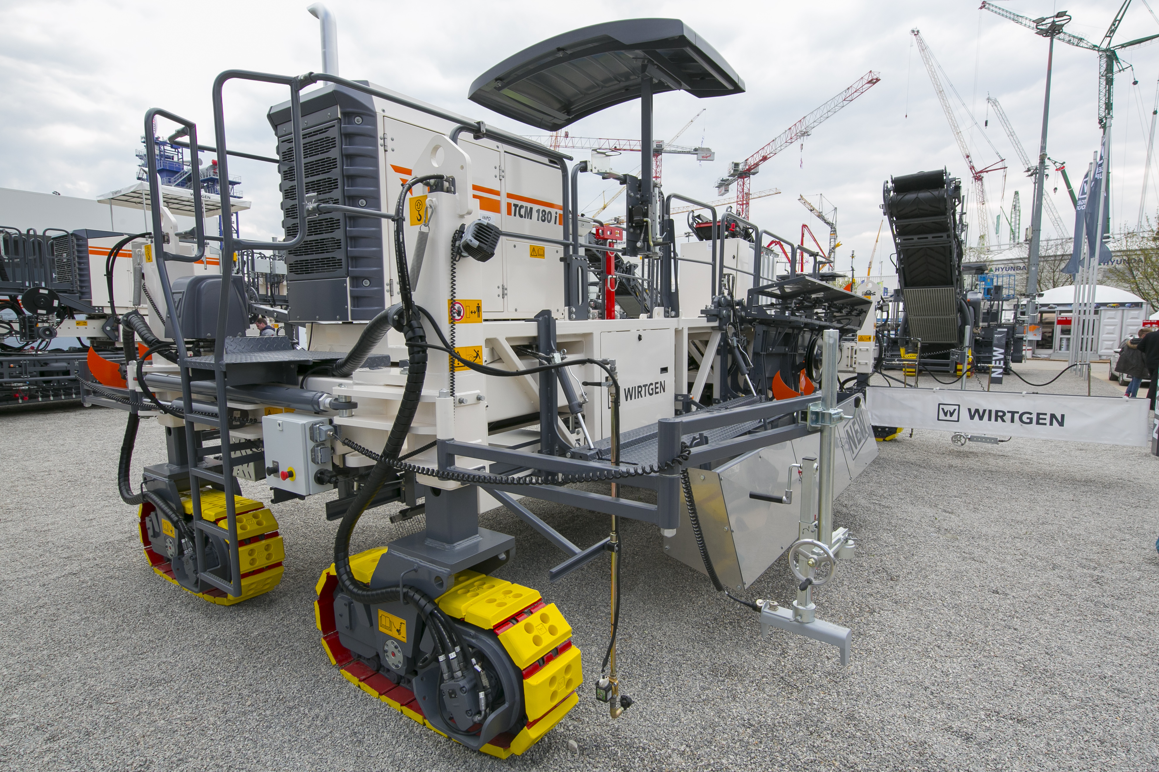 Self-propelled texture cure machine: TCM 180i bauma 2016 Daily News Wirtgen cure machine