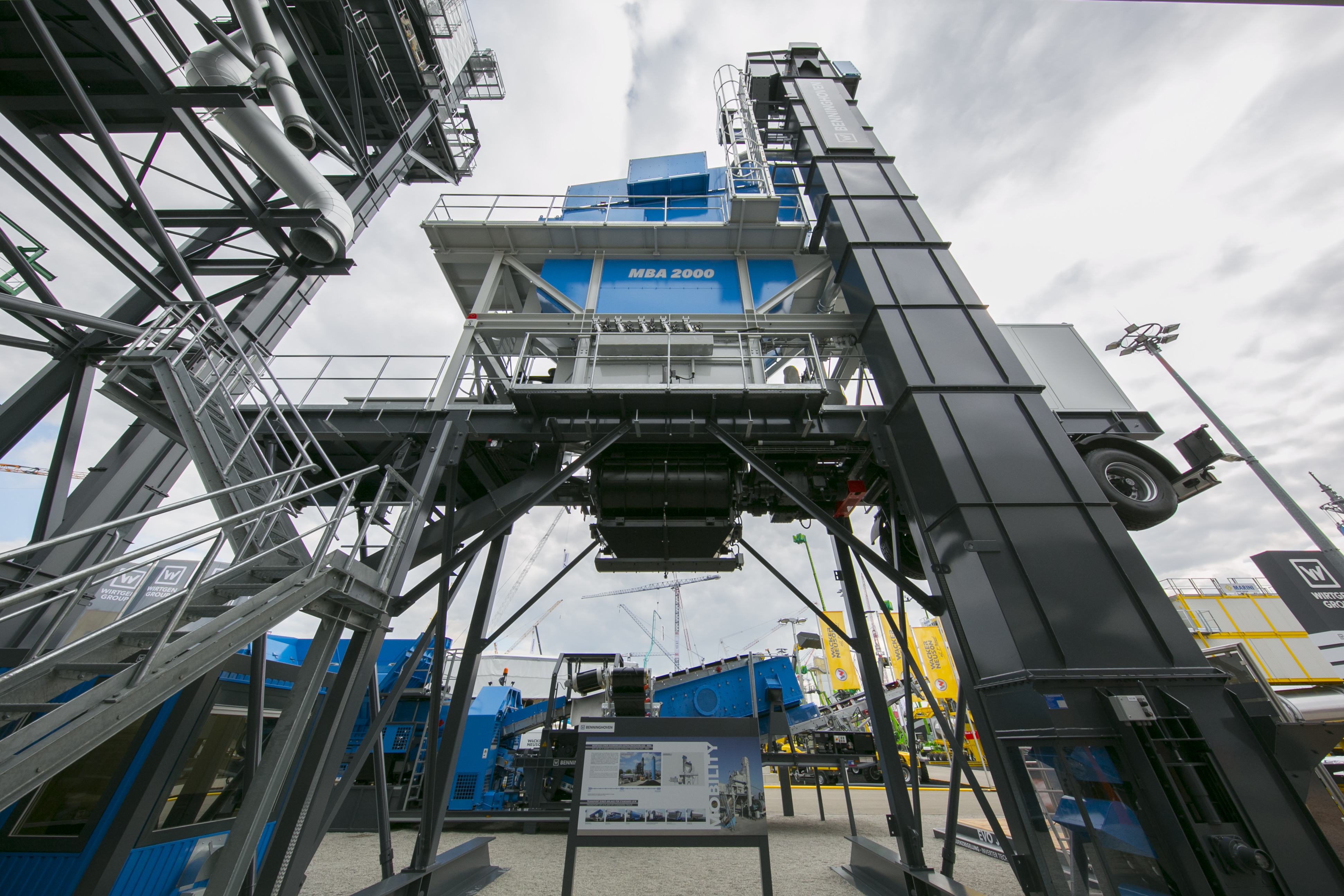 The MBA 2000’s five screens increase mix flexibility bauma 2016 Daily News Benninghoven MBA 2000s