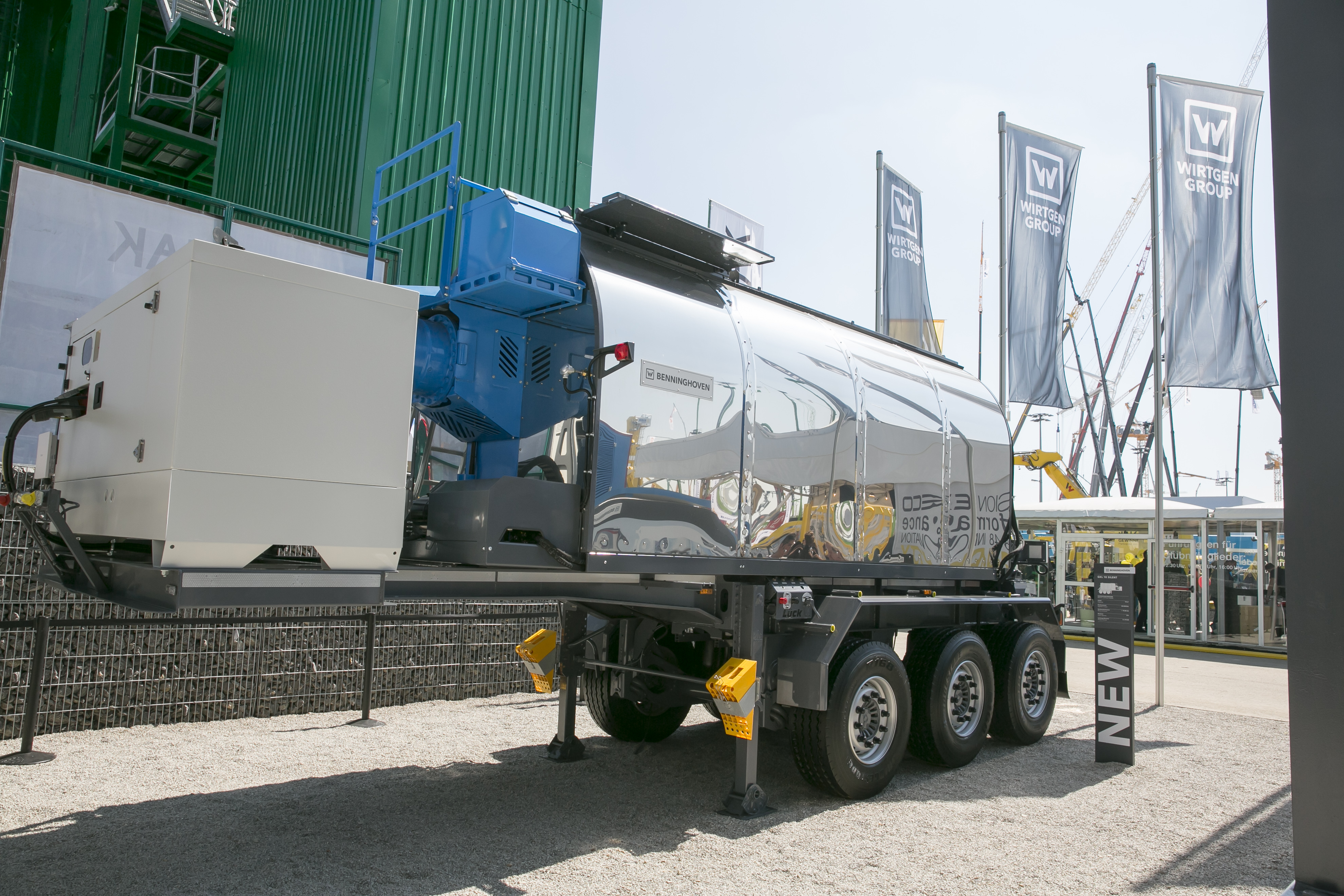 An electric drive reduces noise emissions from Benninghoven’s GKL Silent to below that of a TV bauma 2016 Daily News Bennighoven GKL Silent