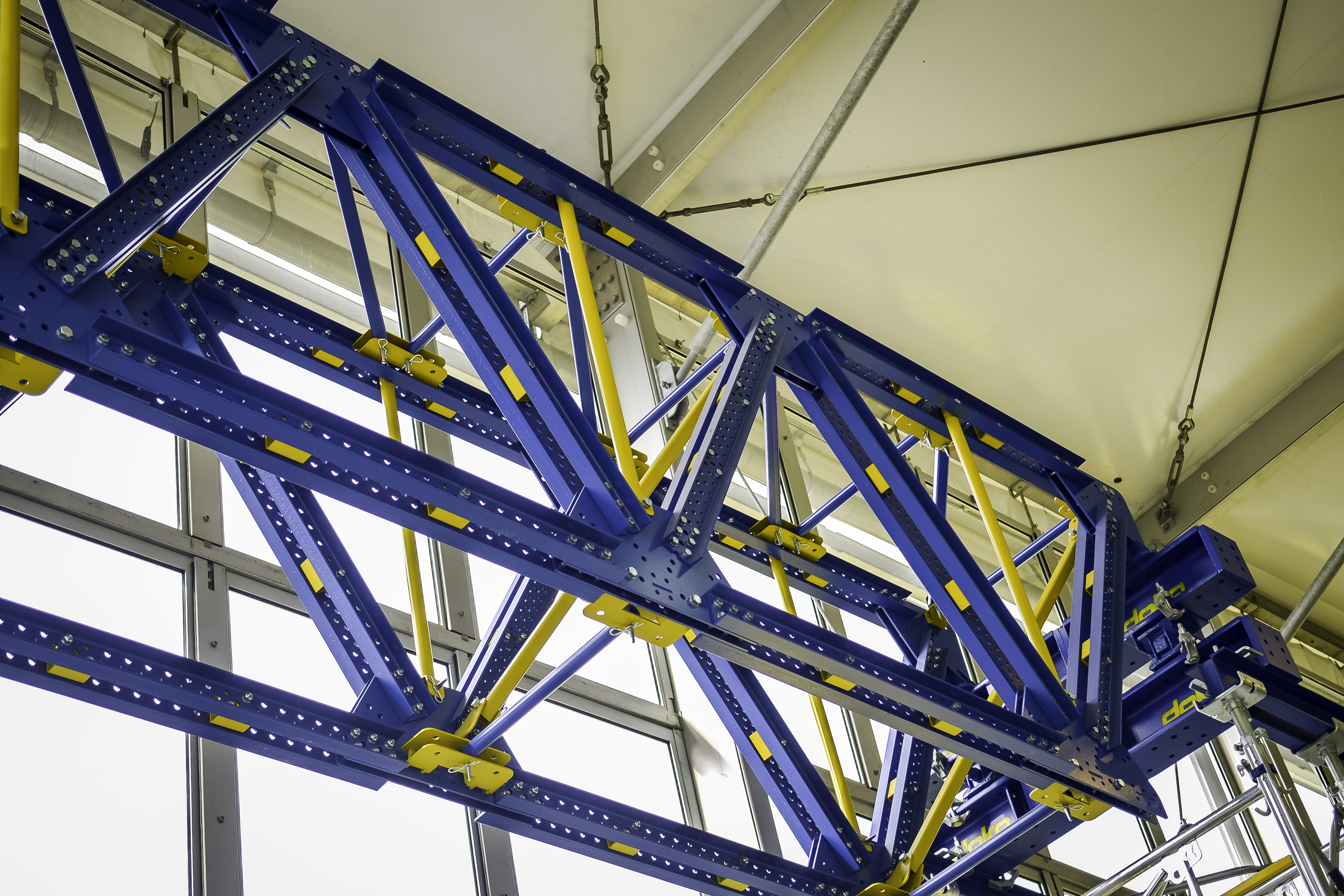 UniKit: a quick way to support heavy concrete pours bauma 2016 Doka’s new UniKit is a modular shoring system