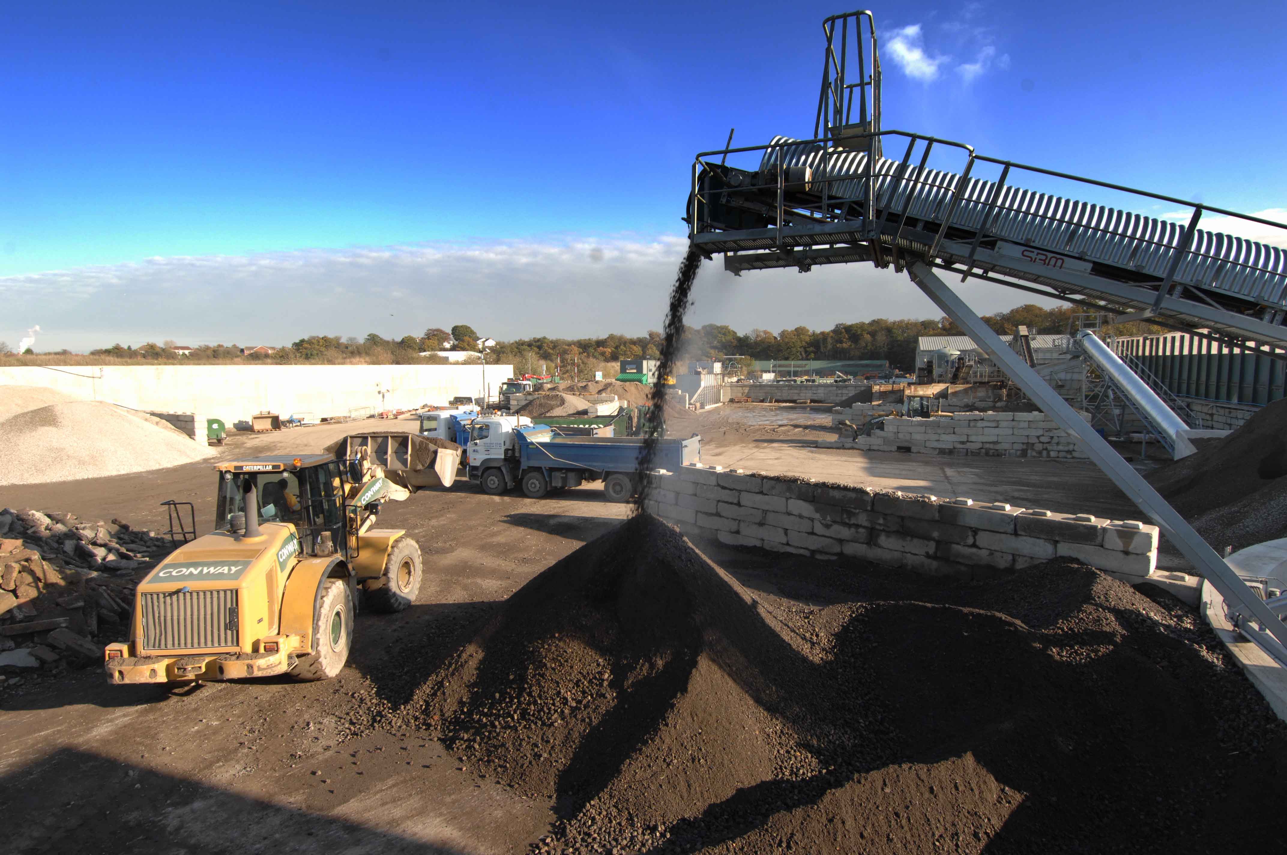 Having invested in modern asphalt plants, FM Conway is able to produce a high quality product FM Conway investing in aspalt plants
