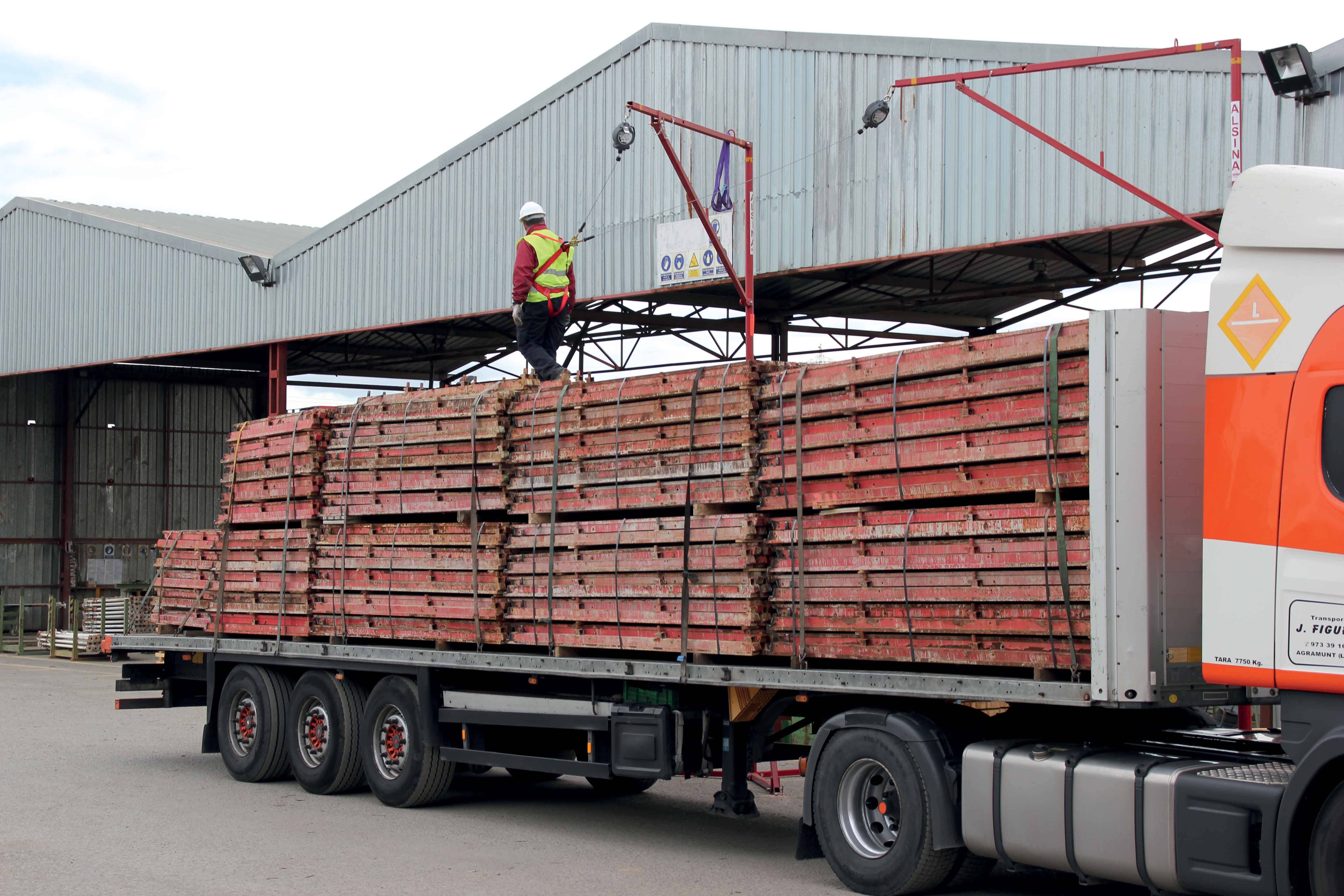 Employees are in safe hand with Alsipercha Alsina Group personal fall arrest system