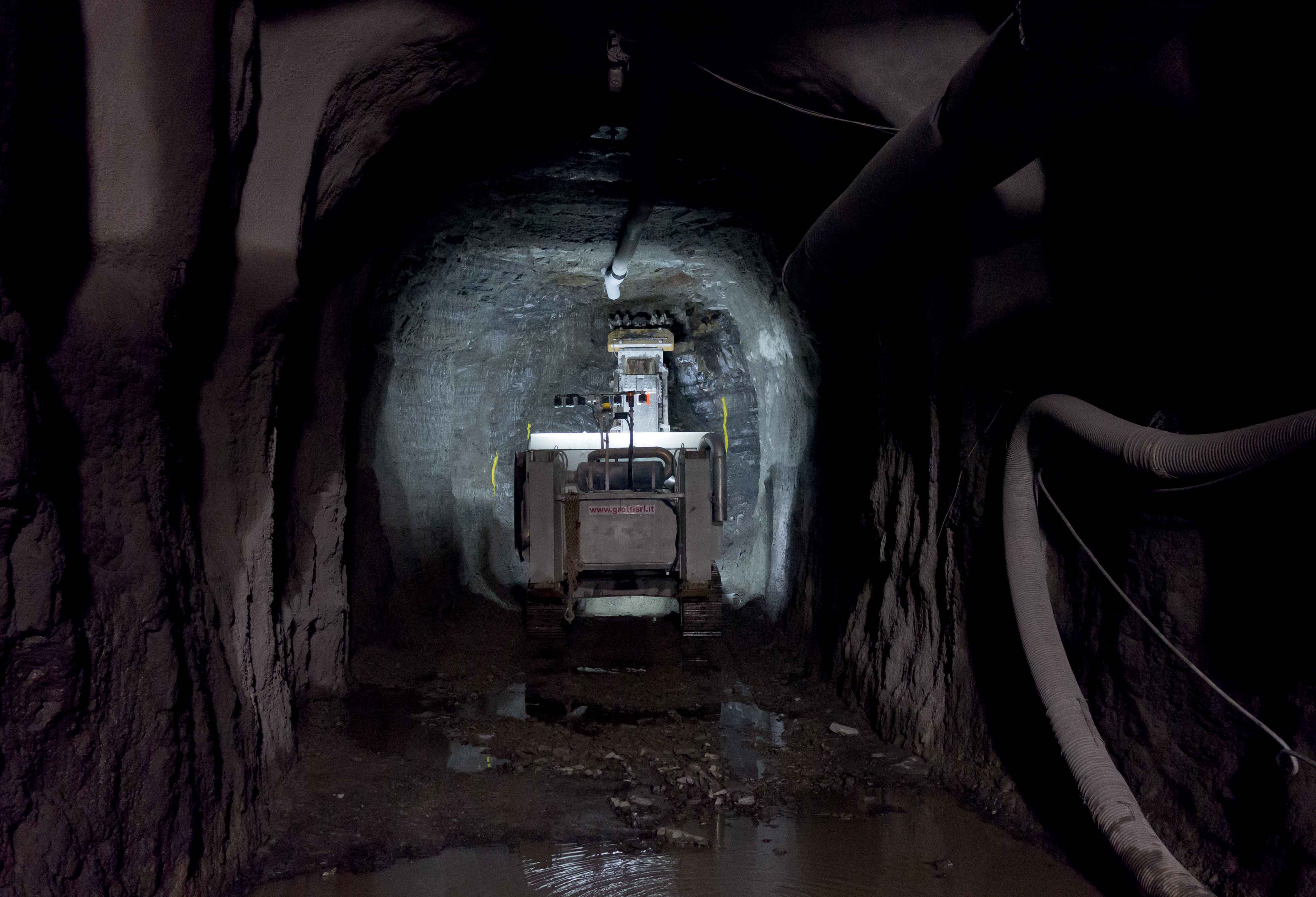 The compact roadheader was able to work productively within the tight confines of the tunnel compact roadheader