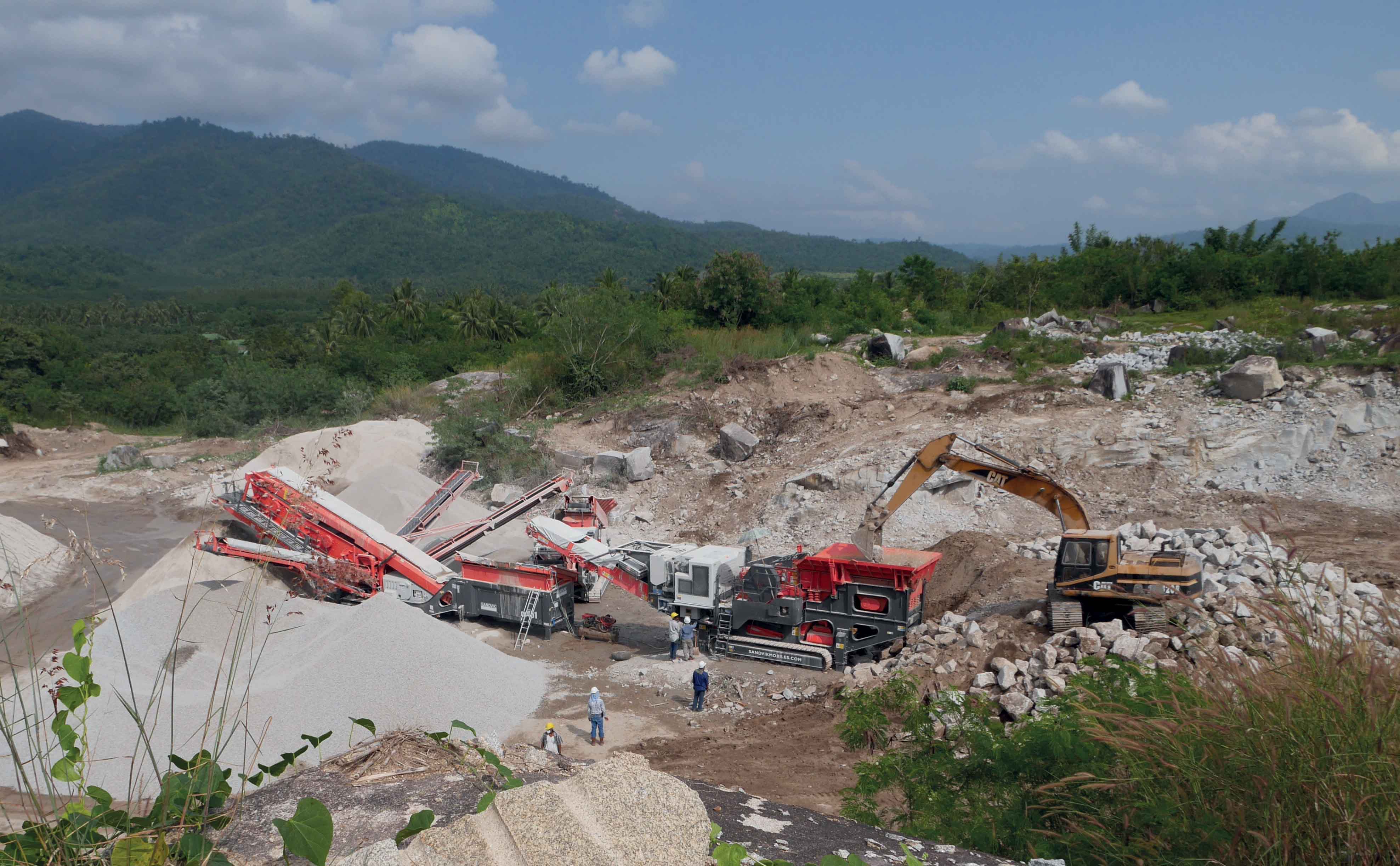 The new Sandvik crushing and screening machines boost output at the quarry Sandvik crushing and screening machines
