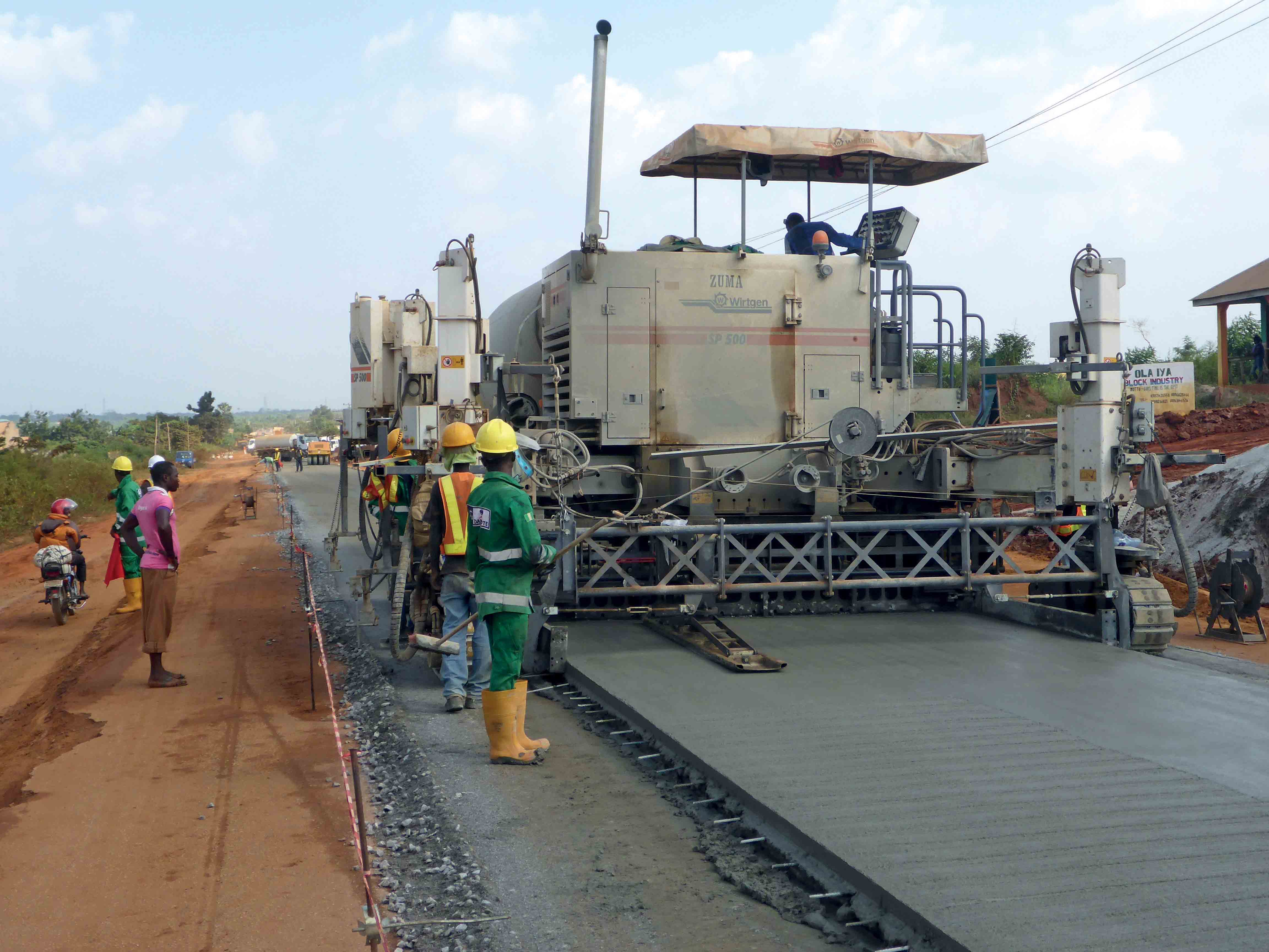 The 200mm-thick slab features 12mm diameter tie bars 200mm-thick slab