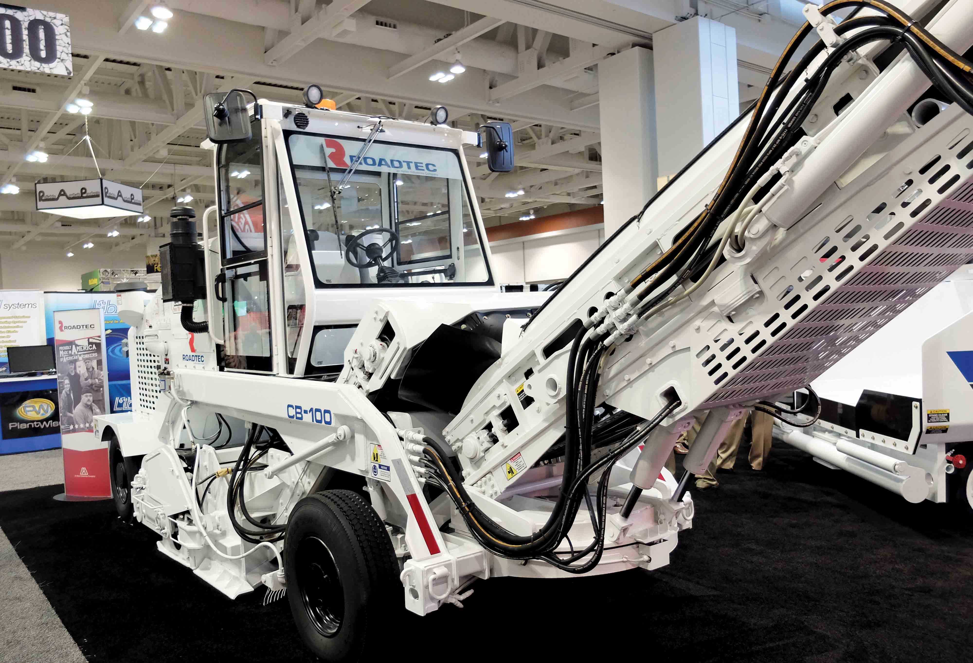Roadtec’s new sweeping machine is said to be simple and robust Roadtec’s new sweeping machine