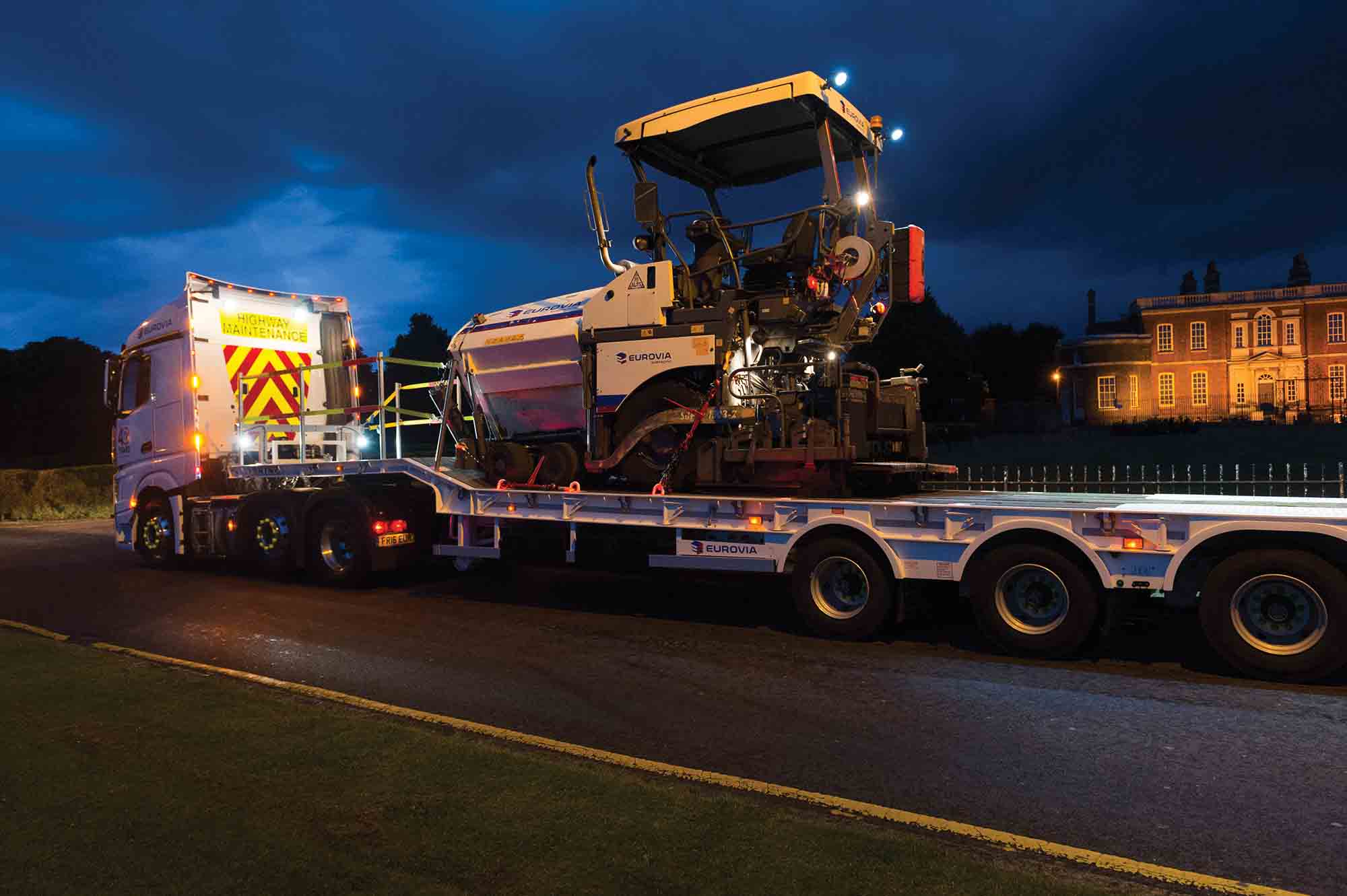 Eurovia low loader: safer at night Eurovia low loader