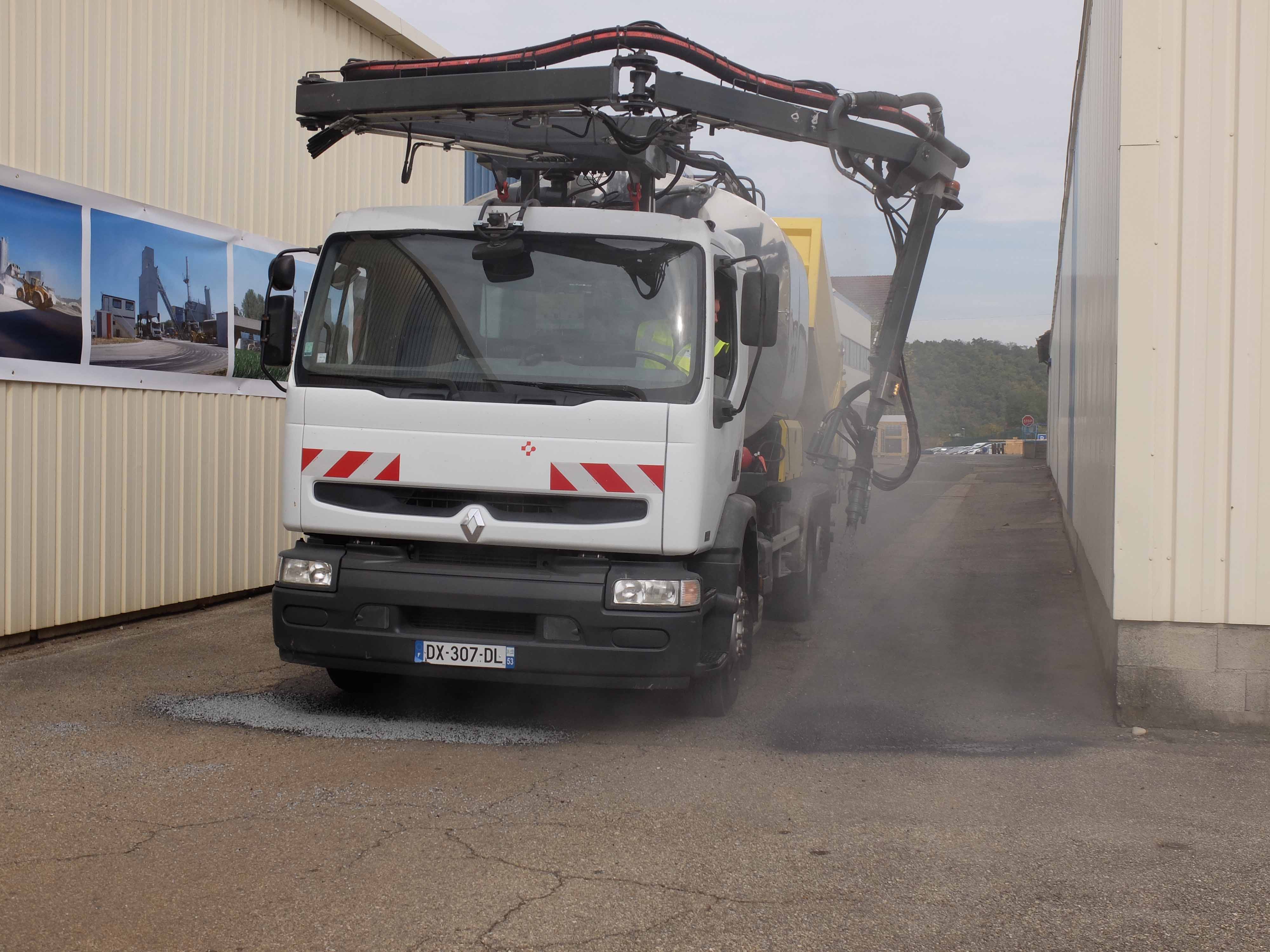 Fast pothole patching is possible with Secmair’s new Greenswift Sprayer-Gritter Blow Patcher Secmair Greenswift Sprayer-Gritter