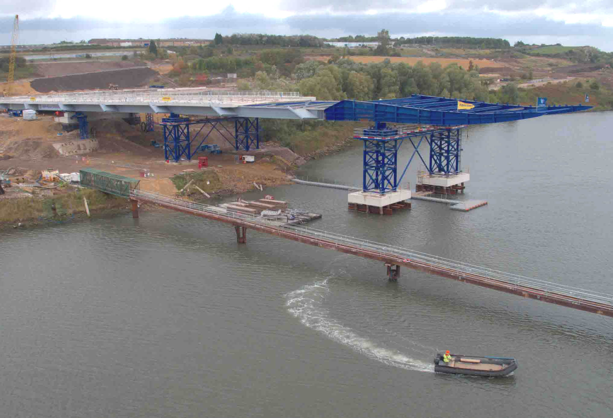 Sunderland’s new bridge slides into existence Sunderland’s bridge