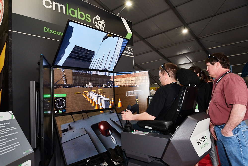 Vortex simulator on J.R.Merritt's operator chair system CM Labs Vortex simulator