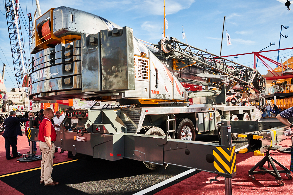 It took only six months to bring the TMS9000-2 to market Manitowoc truck crane TMS9000-2