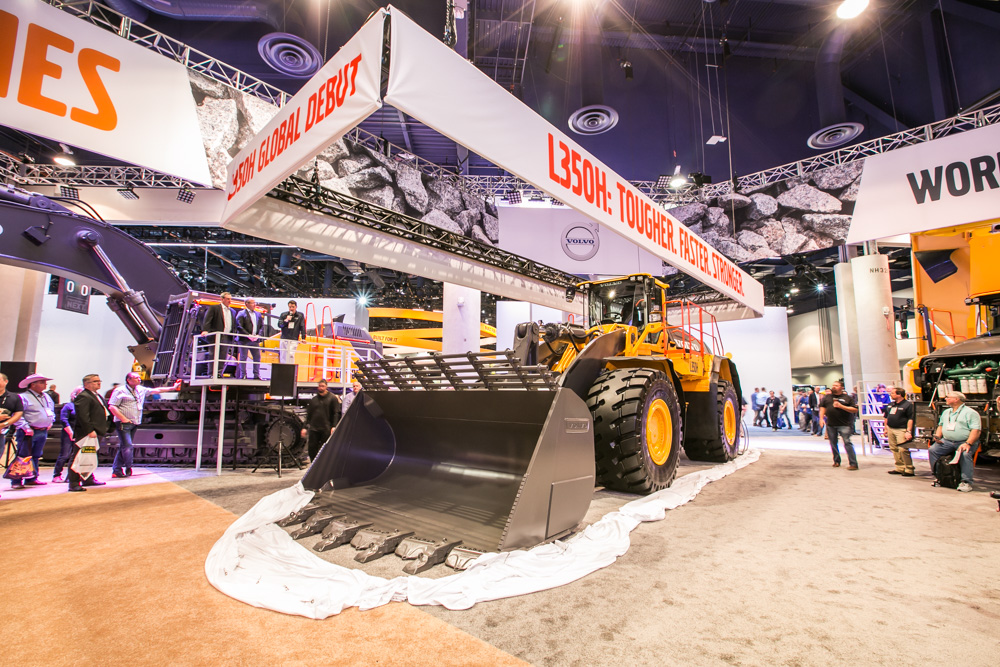 Volvo unwraps the new look L350H Volvo L350H