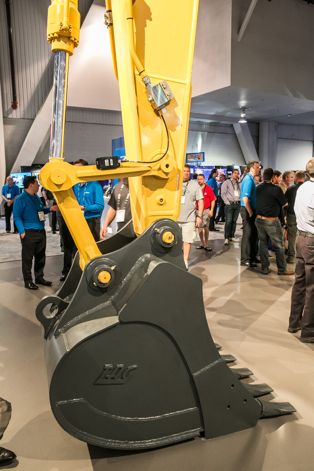 Trimble’s new Earthworks technology Trimble Kobelco bucket
