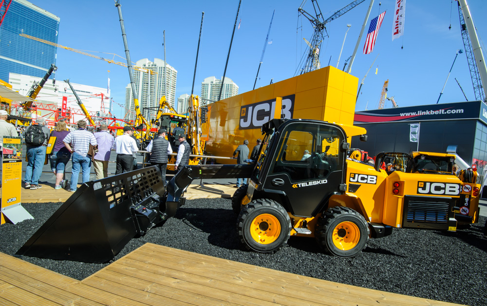 JCB’s Teleskid raises the bar in the skid steer loader market JCB’s Teleskid