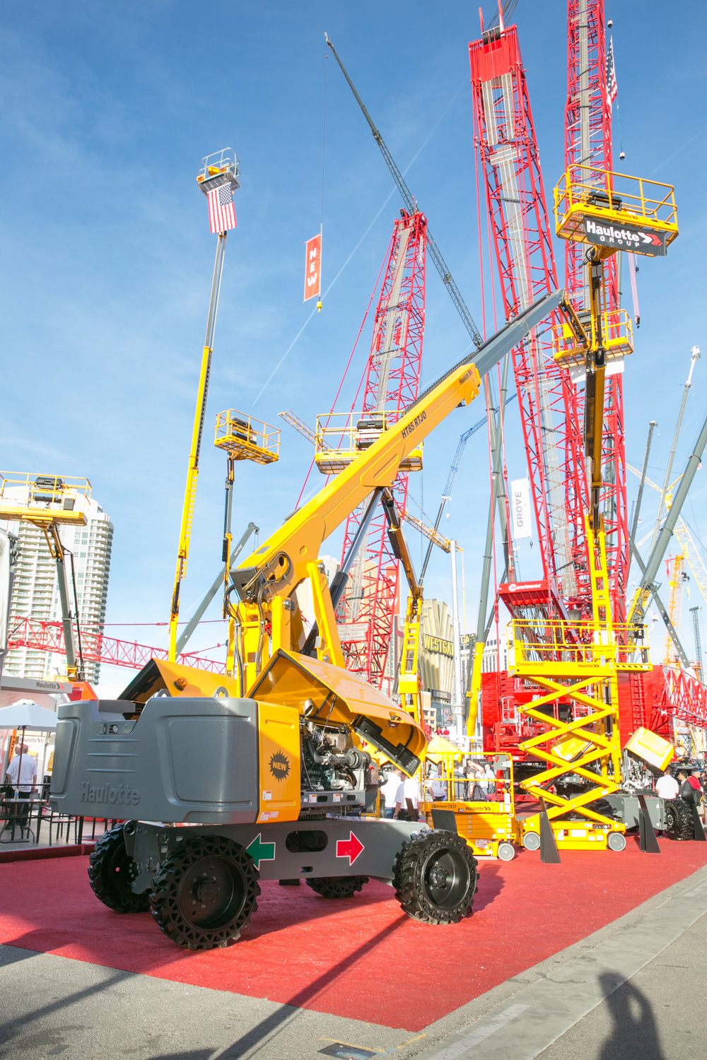 Haulotte articualting booms can have many applications Haulotte articualting booms