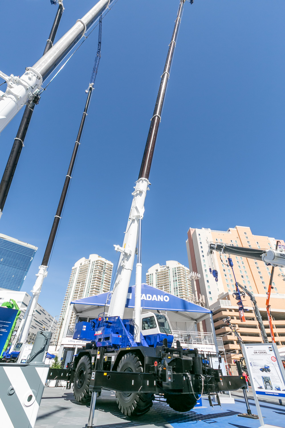 The GR-1200XL has a large maximum lifting capacity for a rough terrain crane CONEXPO 2017 Tadano GR-1200XL crane