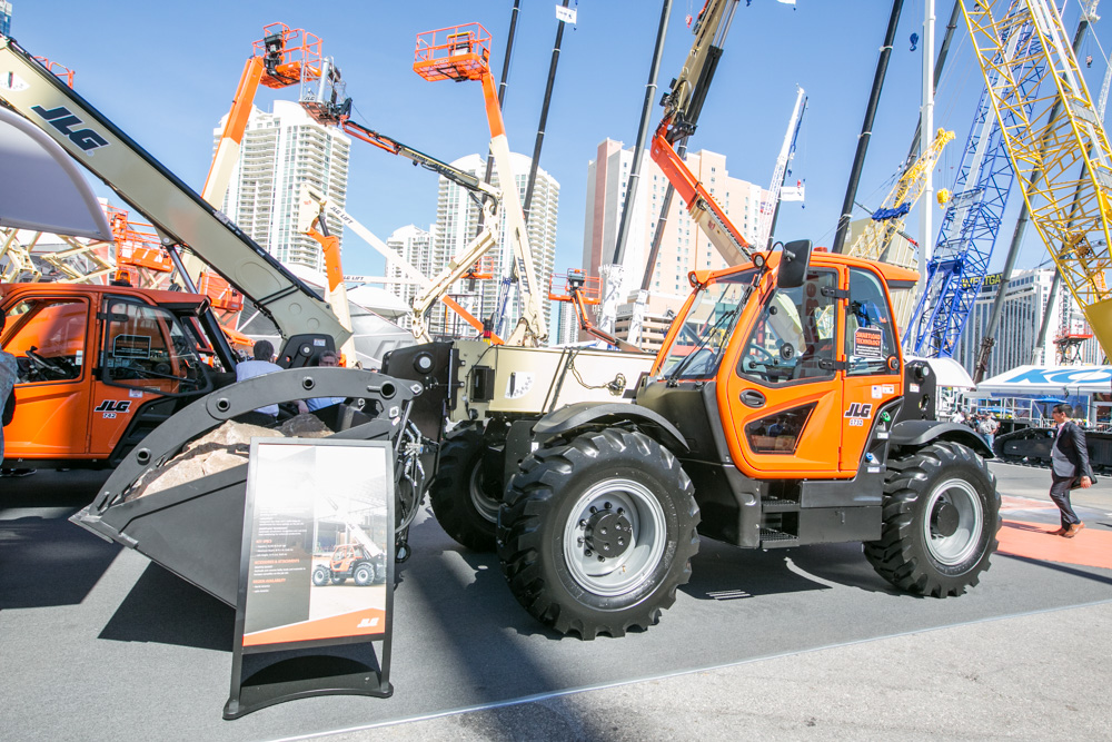 The JLG 1732 has 16,750 pounds of lift The JLG 1732