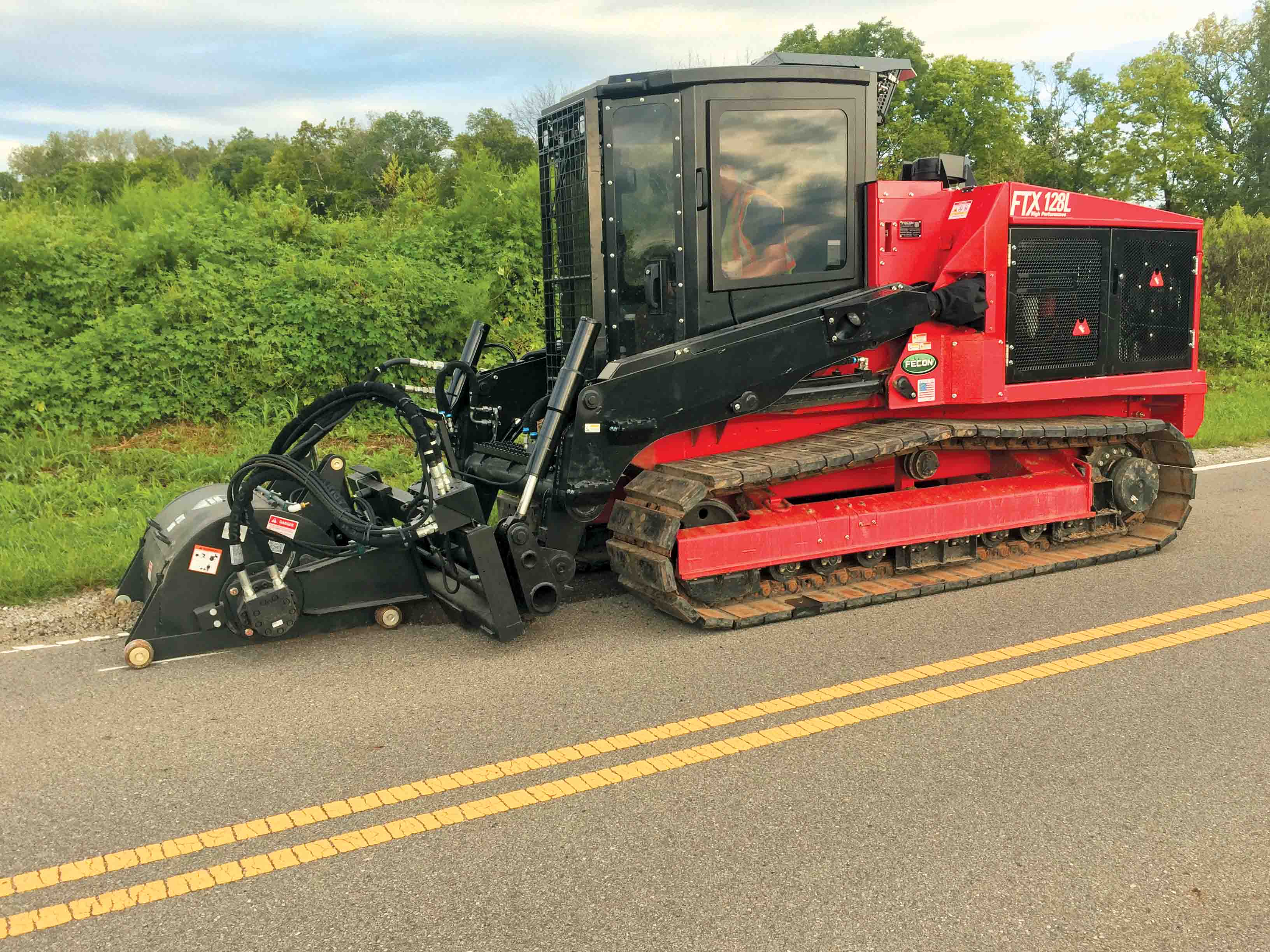 Fecon says its FTX128 carrier offers versatility and performance Fecon FTX128 compact milling machine