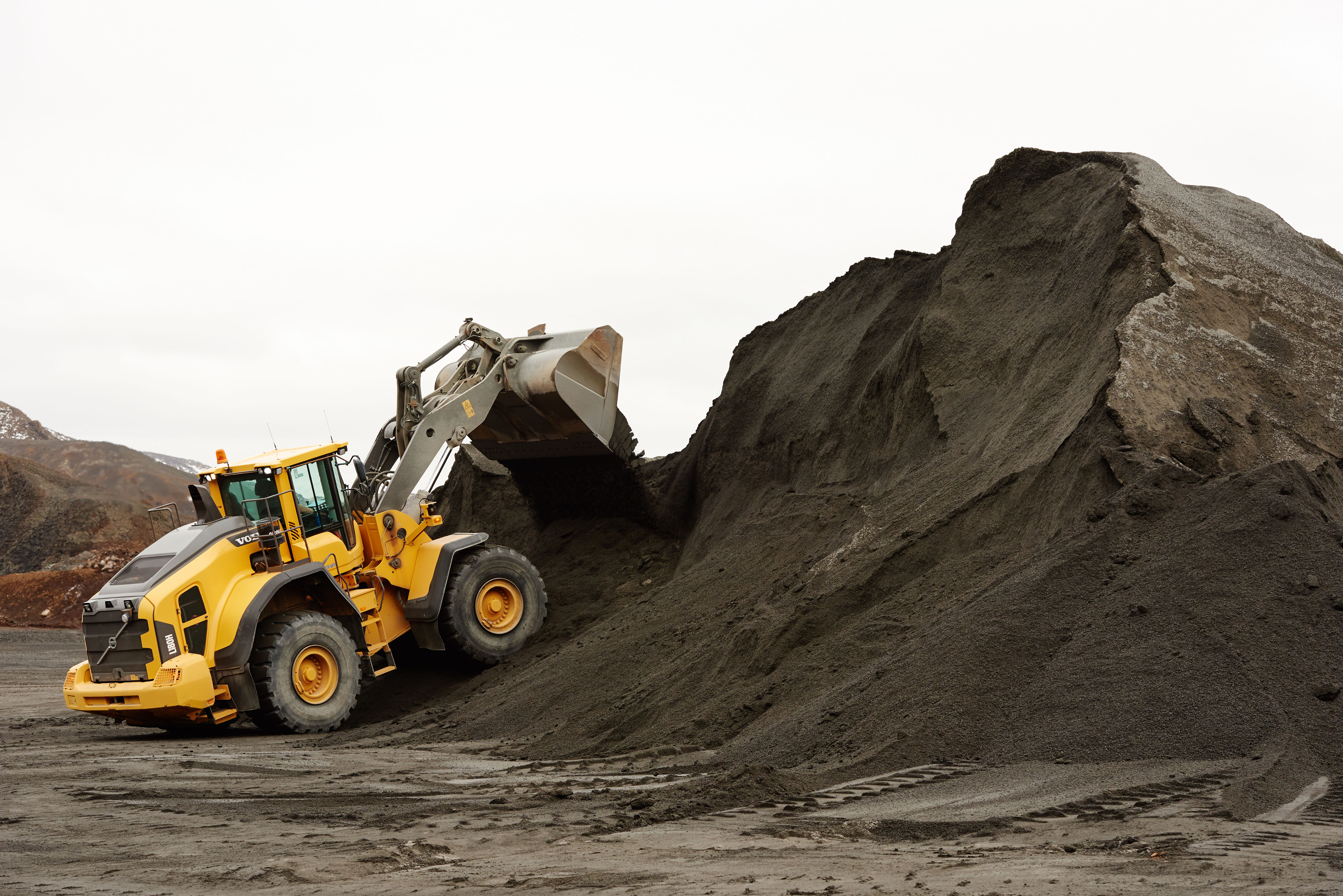 The Volvo CE wheeled loaders are said to perform well in the Icelandic conditions FridayStory2017_May19_03.jpg