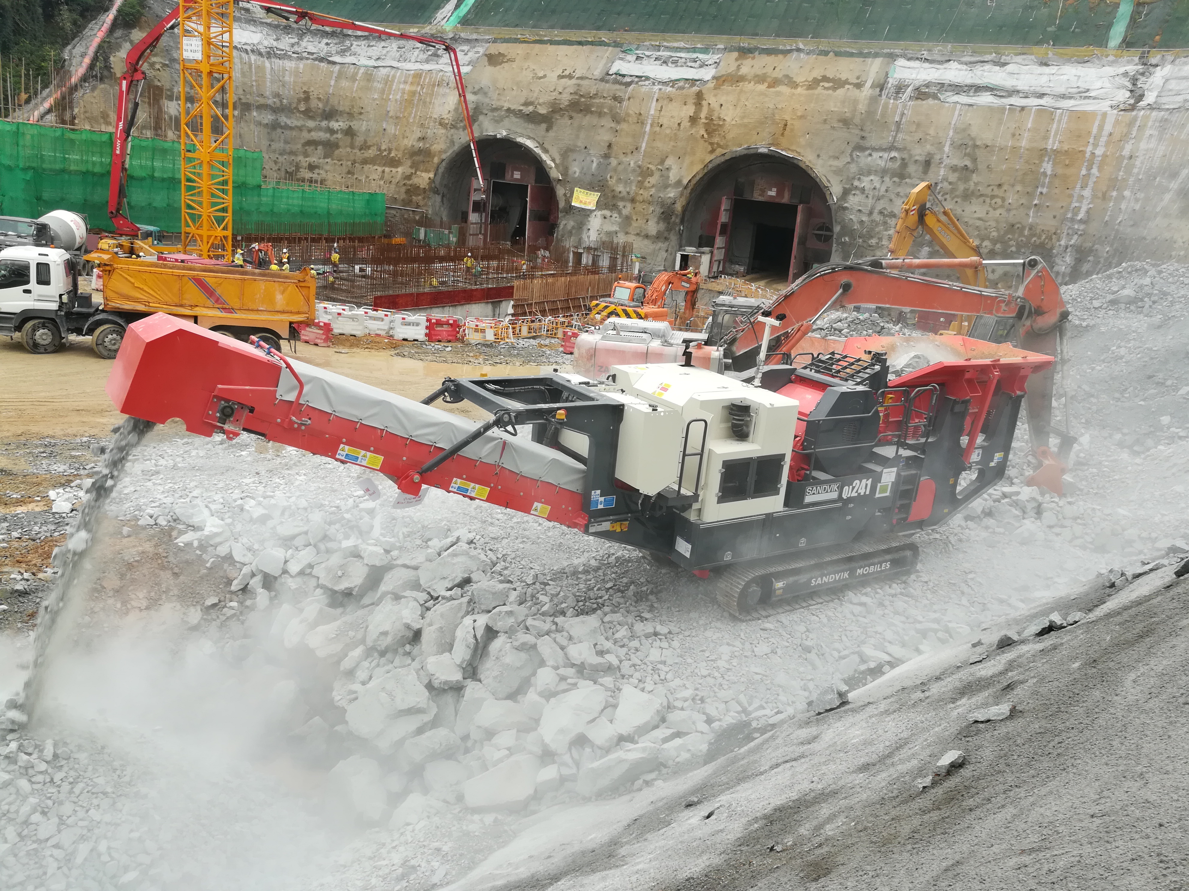 Crushing equipment from Sandvik will help build a new tunnel connection to Hong Kong Sandvik Crushing equipment