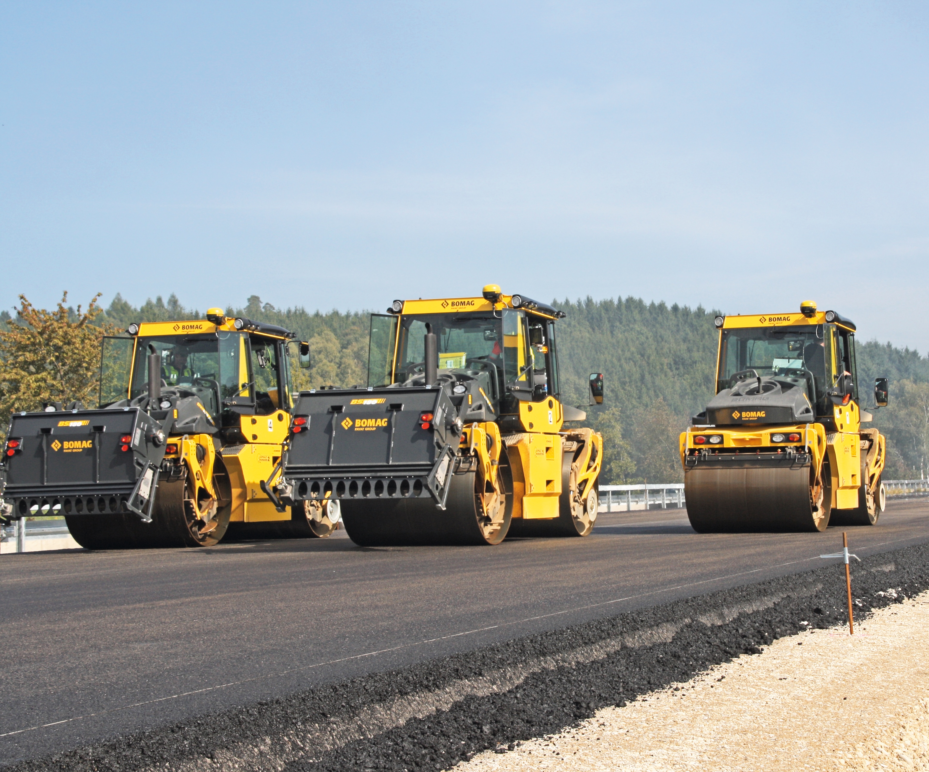 The BCM system can gather data from up to 10 machines at once 966151602B_BW_174_AM_mit_BCM_05_und_GPS.jpg