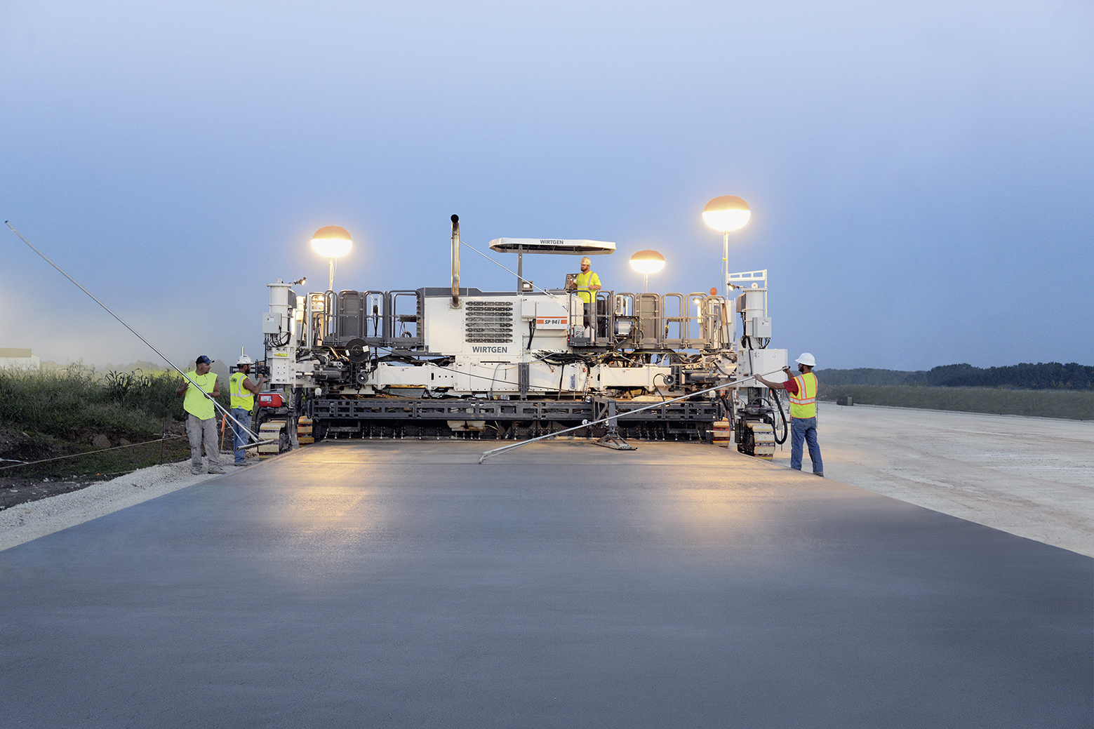 The runway does not have any continuous reinforcement SP94i_00228_HI.jpg