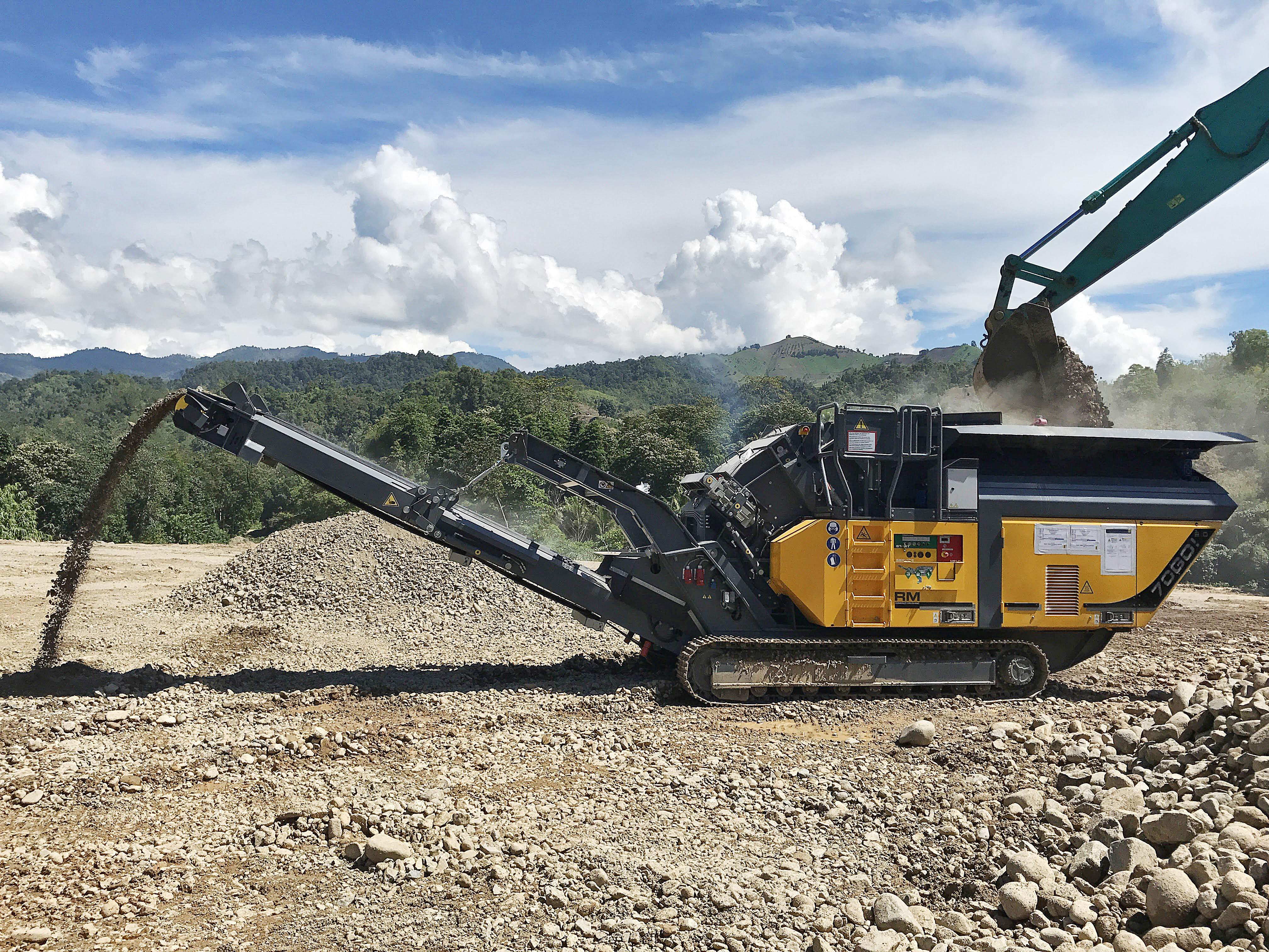 The Indonesian contractor PT Anugerah Andalan is using its new RM mobile crusher to produce aggregates for road construction projects – image courtesy of RM rubblemaster2.jpg