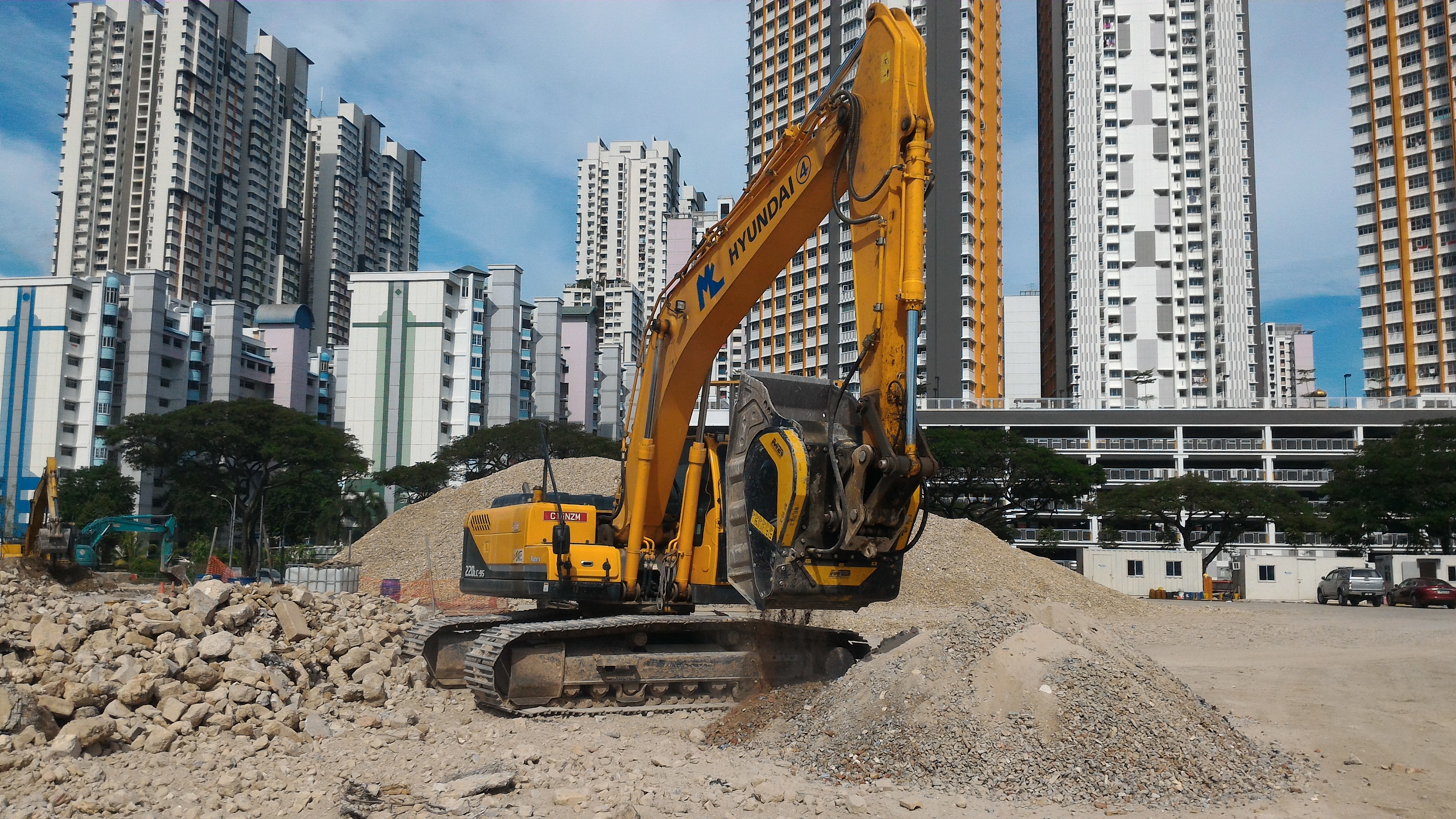 MB’s bucket attachments are already in use in the Asian market and the firm hopes to gain further sales BF90.3_ Singapore.jpg