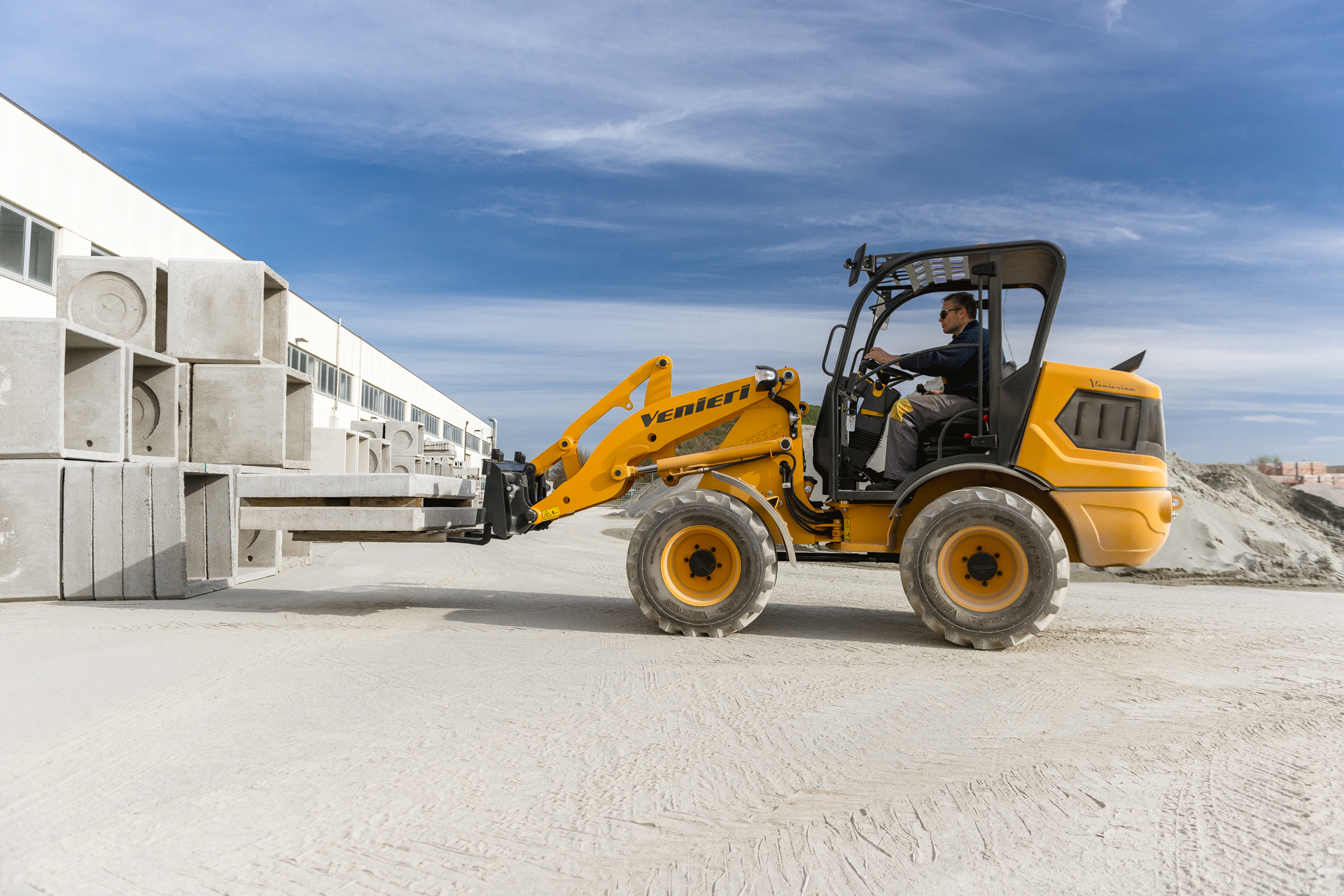 Venieri’s new wheeled loaders offer increased performance VFvenieri_loaders_BS_B2_pic.jpg