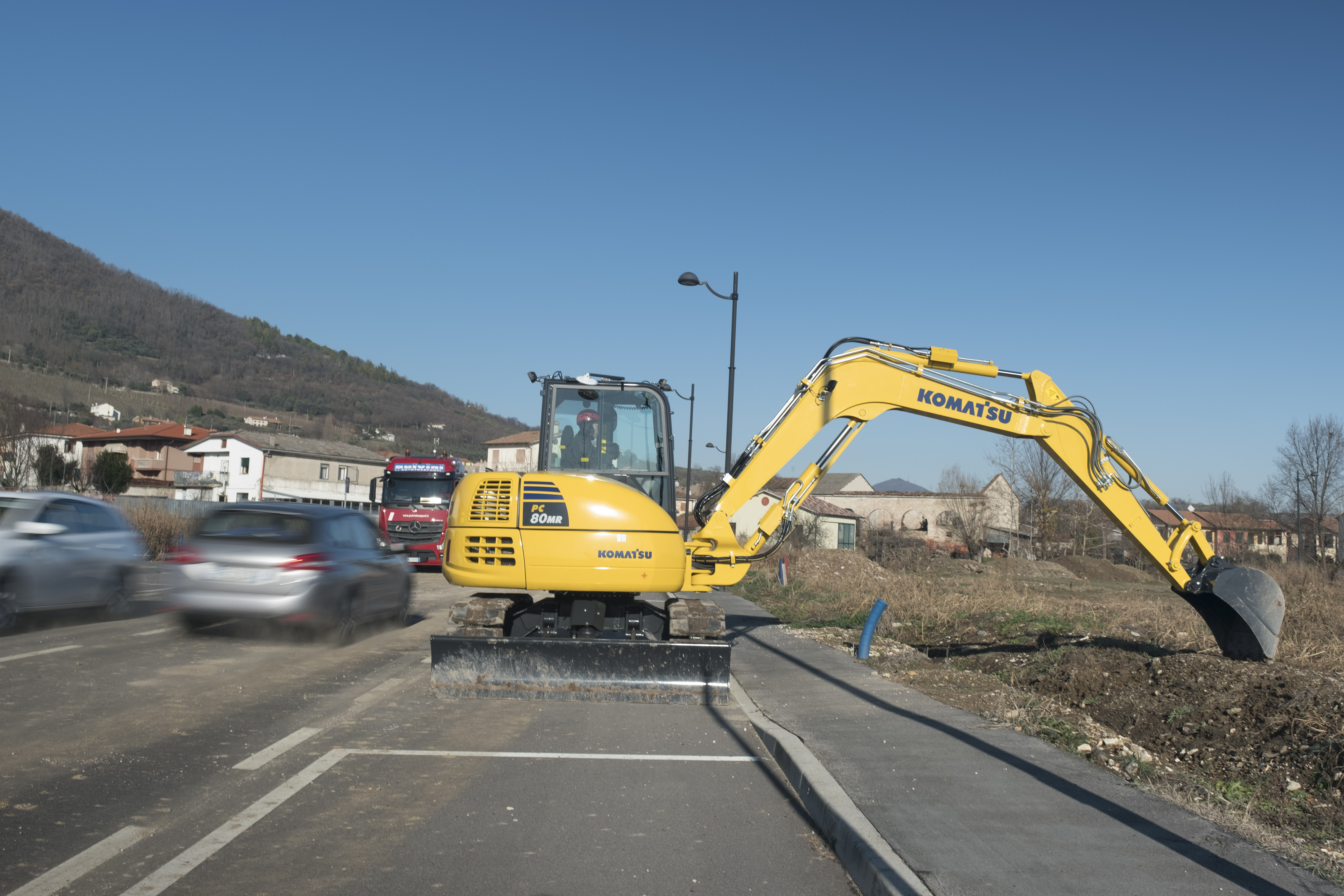 Komatsu’s productive midi excavator Komatsu_midiexcavator_BS_A1_pic.jpg