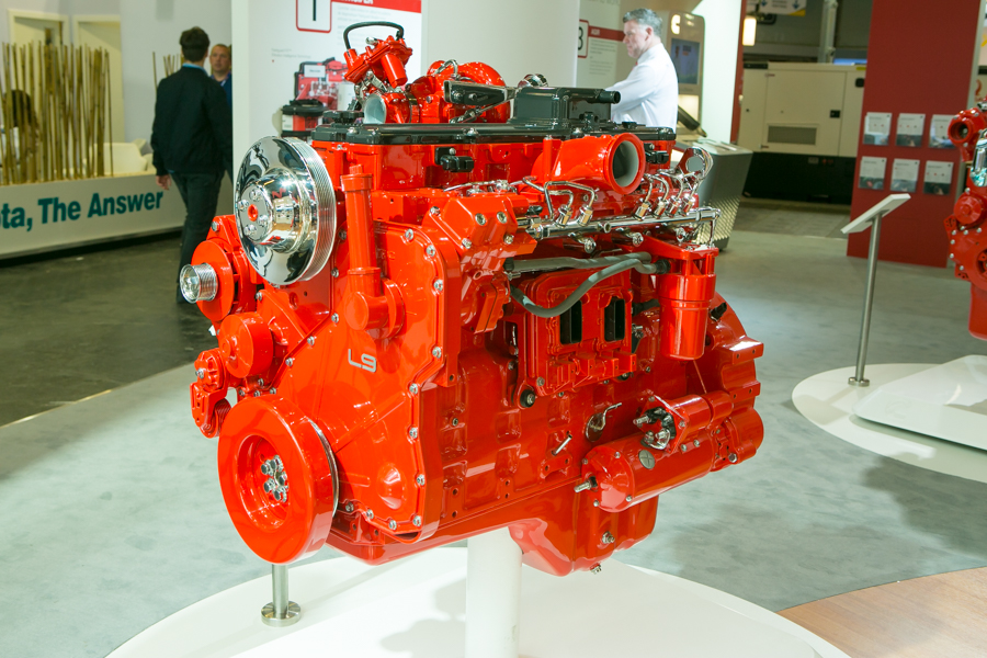 Cummins B6.7 and L9 engines are EU Stage V emissions certified Cummins-L9-4.jpg