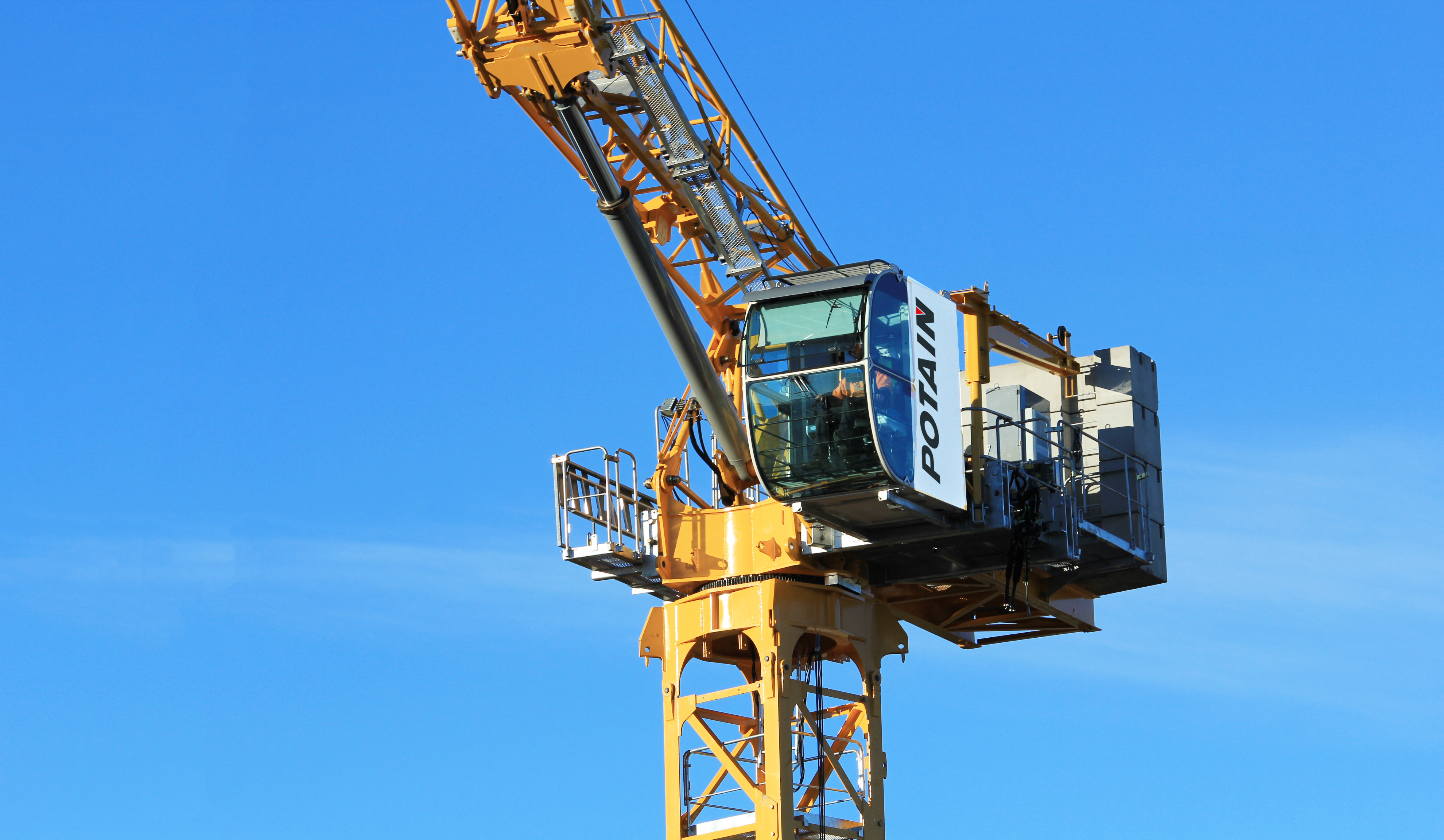 The new Potain MCH 125 tower crane is said to be easy and quick to erect Potain-launches-its-first-hydraulic-topless-luffing-jib-crane-2.jpg