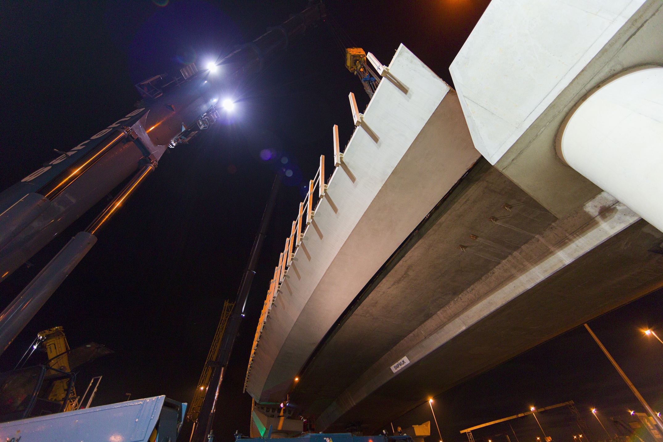 Curves galore: a little help from heavy transport and lifting specialist Sarens Haitsma Beton-PIC.jpeg